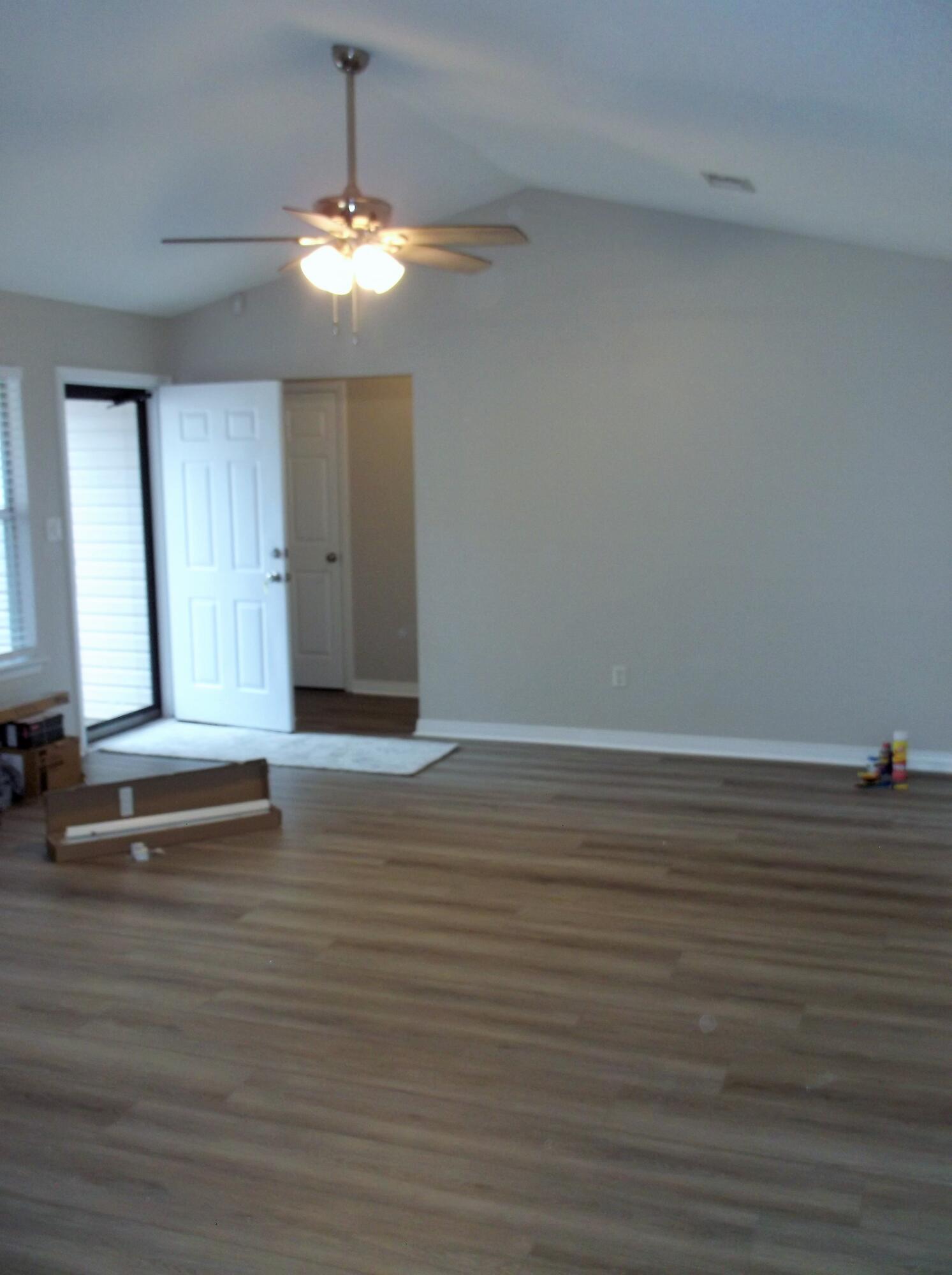 CRESCENT SHORES - Residential