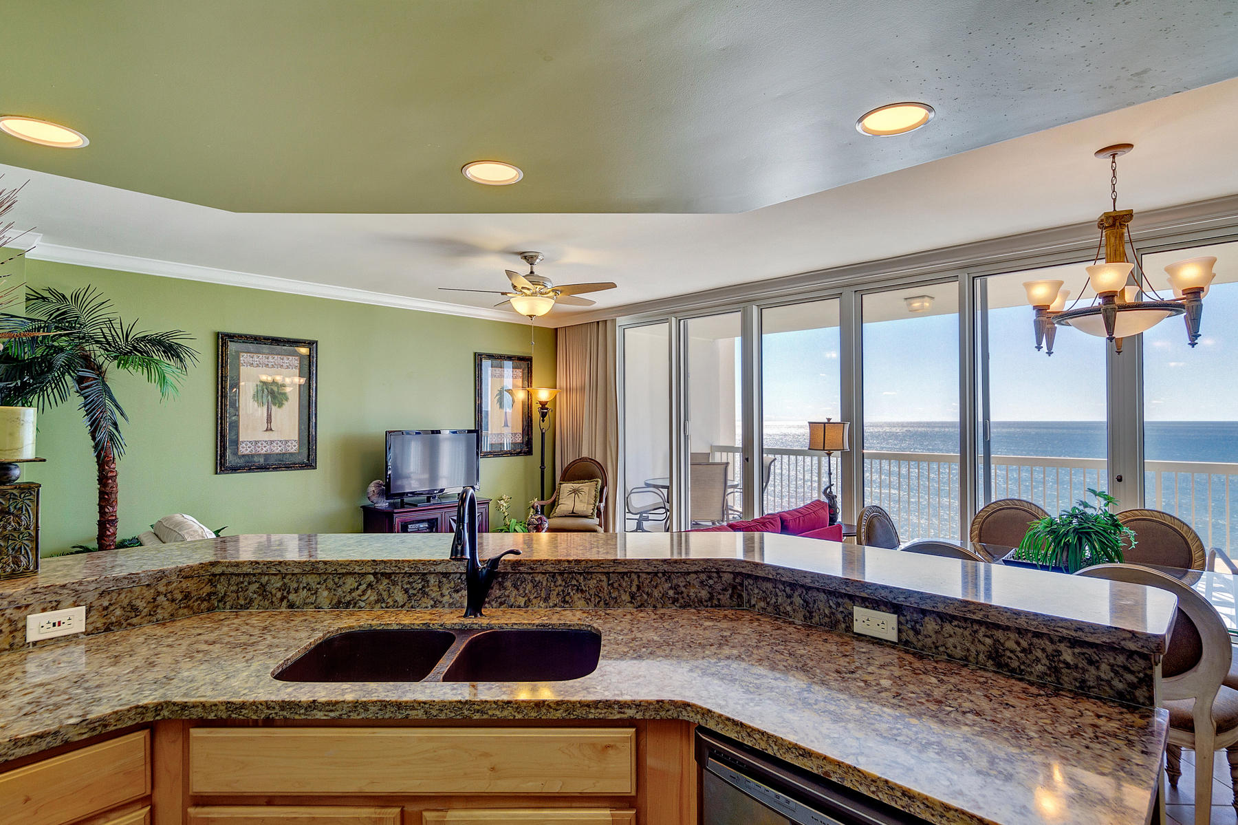 SILVER BEACH TOWERS East - Residential