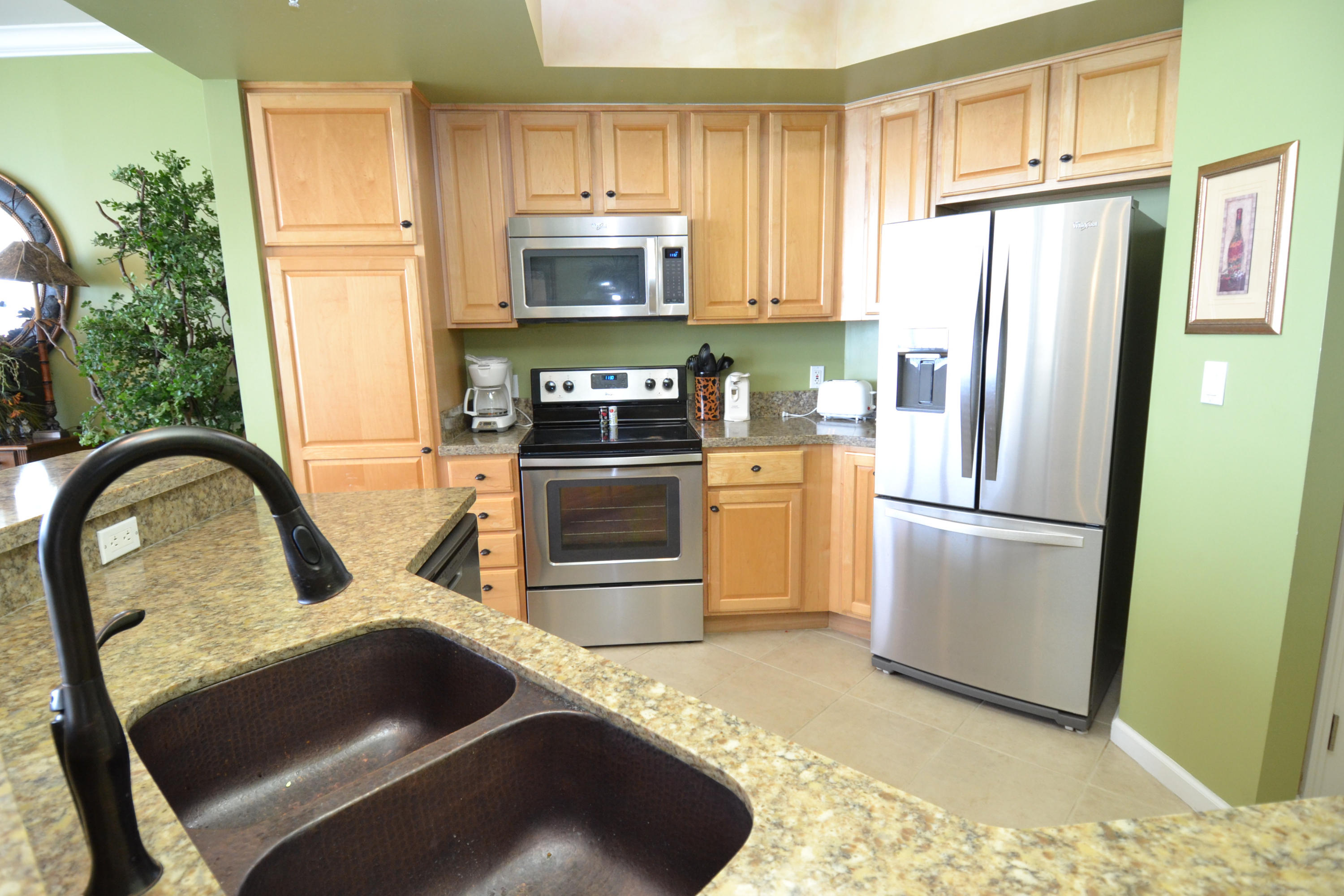 SILVER BEACH TOWERS East - Residential