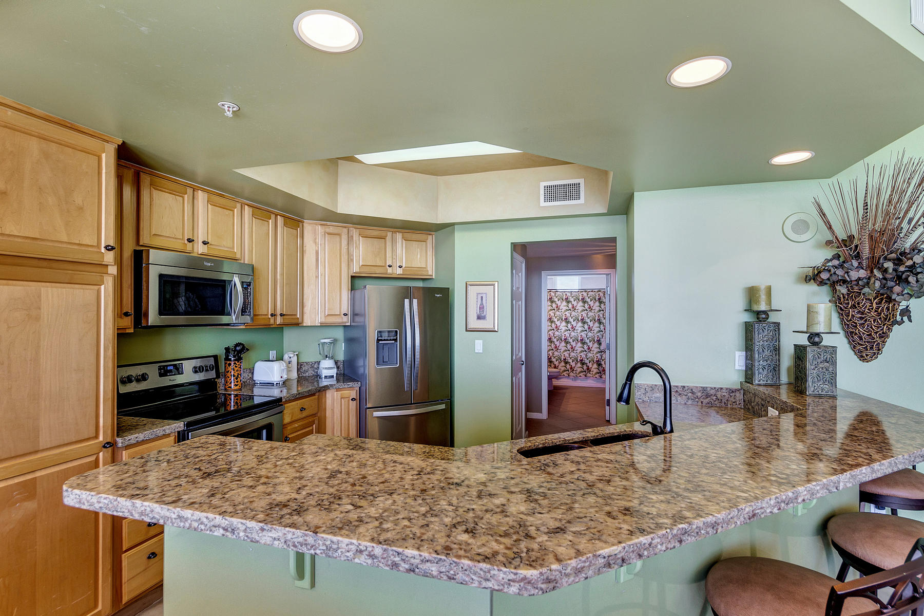 SILVER BEACH TOWERS East - Residential