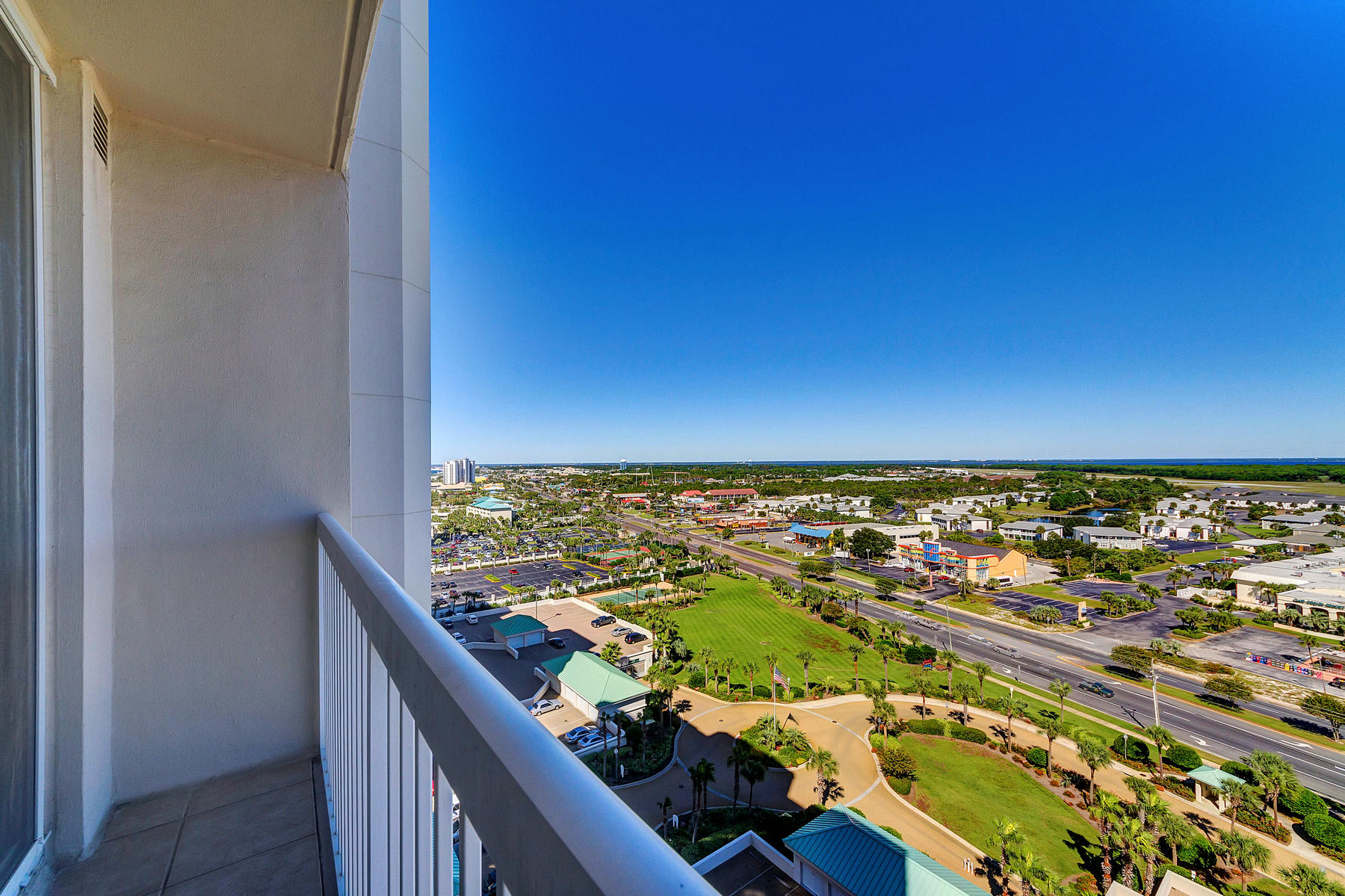 SILVER BEACH TOWERS East - Residential