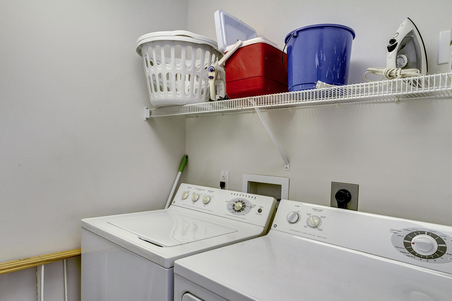 SILVER BEACH TOWERS East - Residential