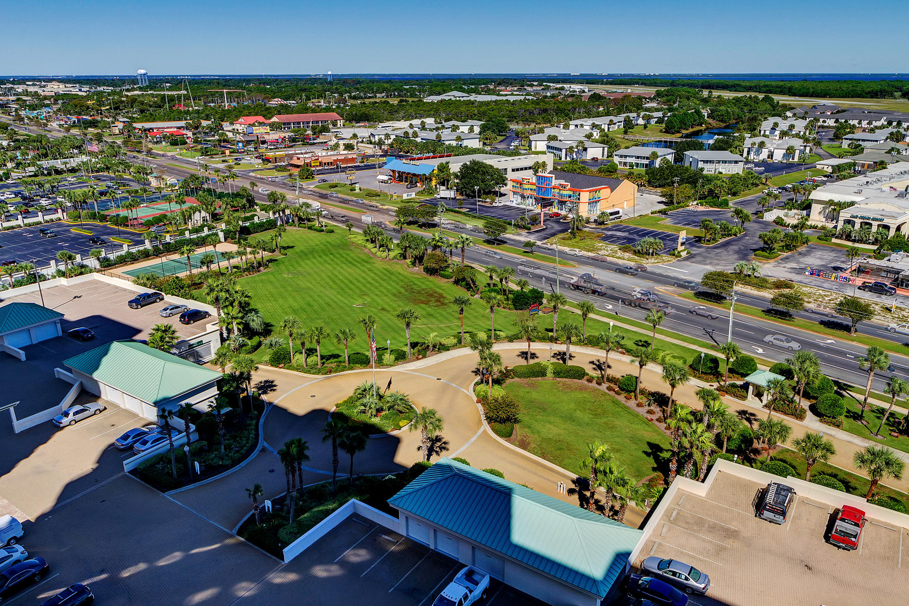 SILVER BEACH TOWERS East - Residential