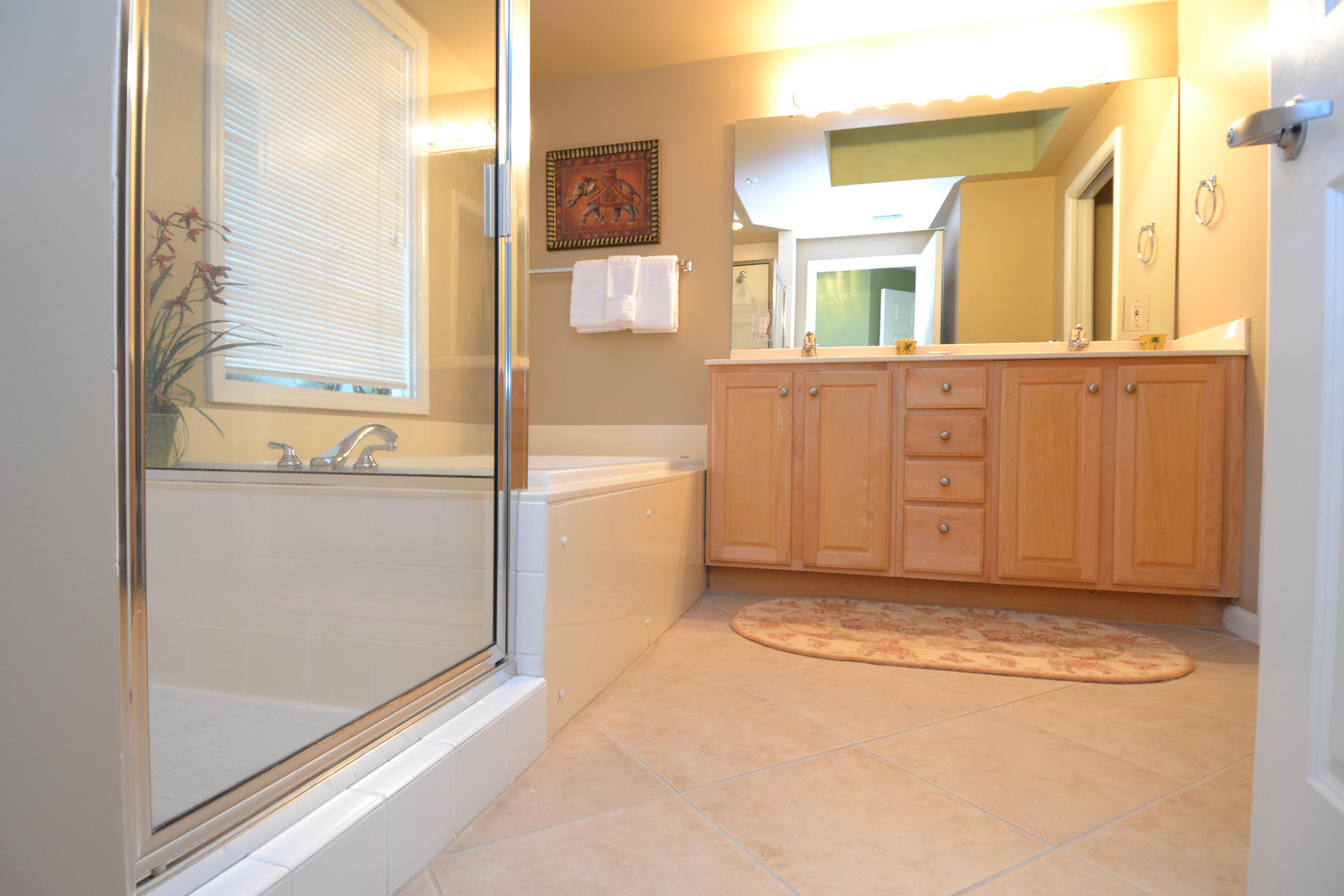 SILVER BEACH TOWERS East - Residential