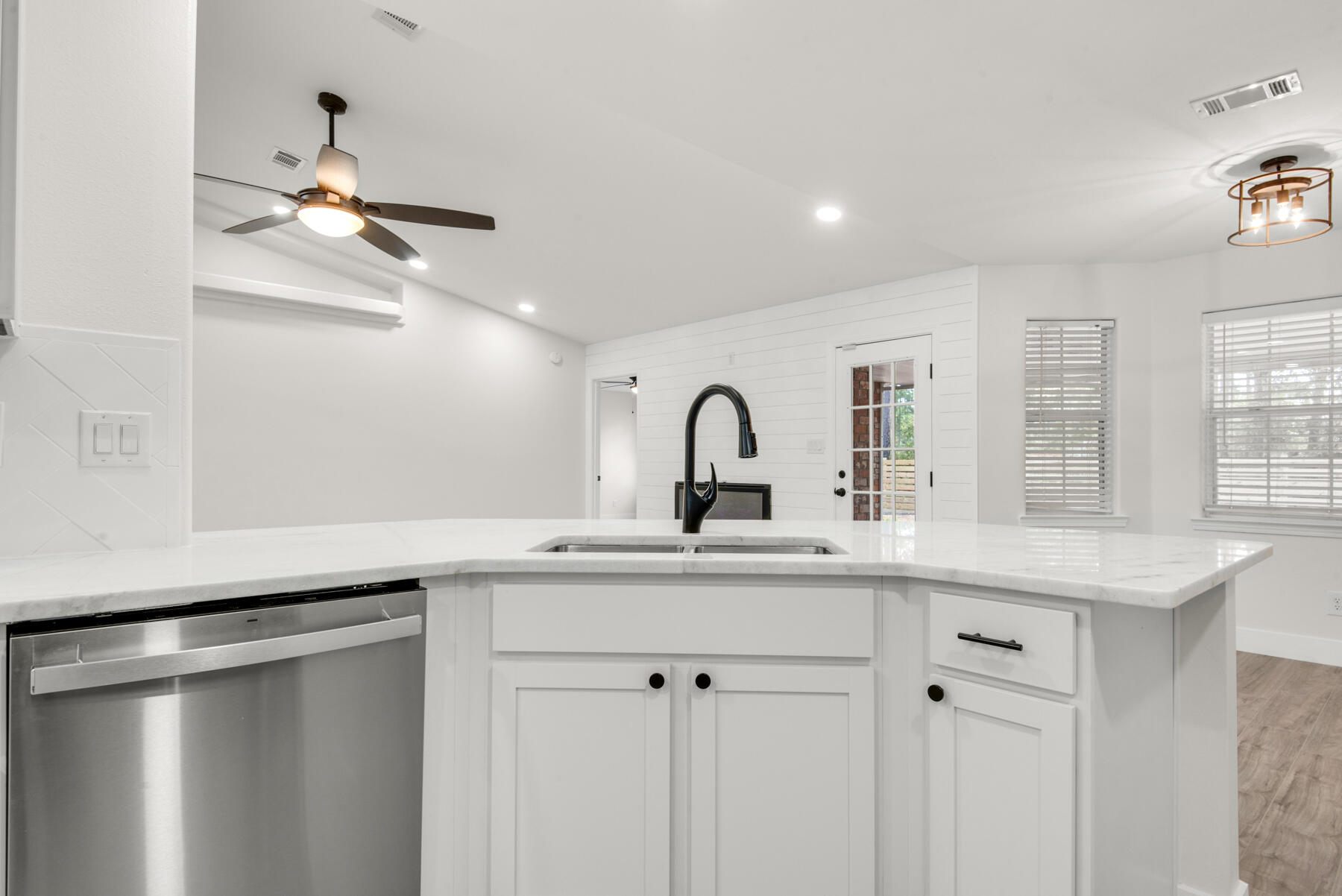 HIDDEN ESTATES - Residential