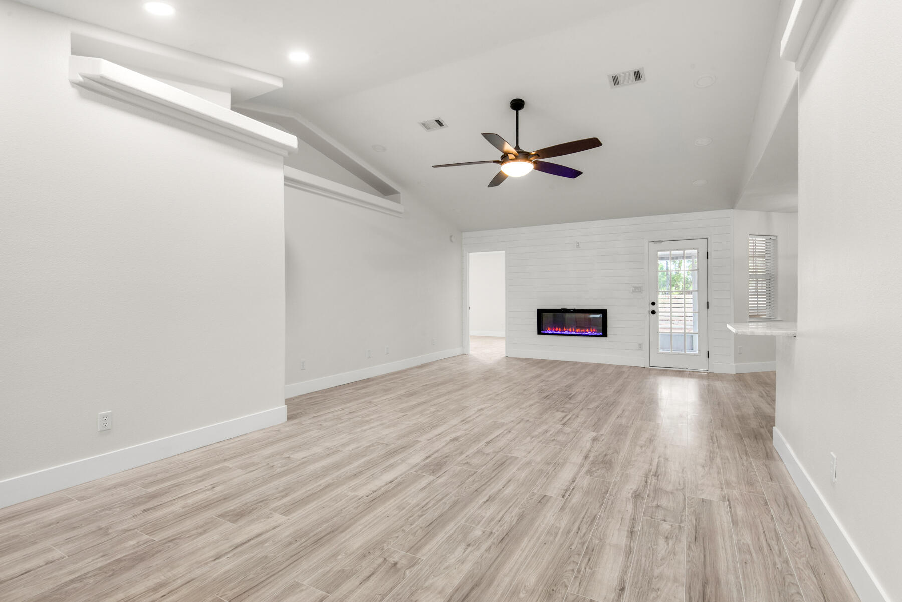 HIDDEN ESTATES - Residential