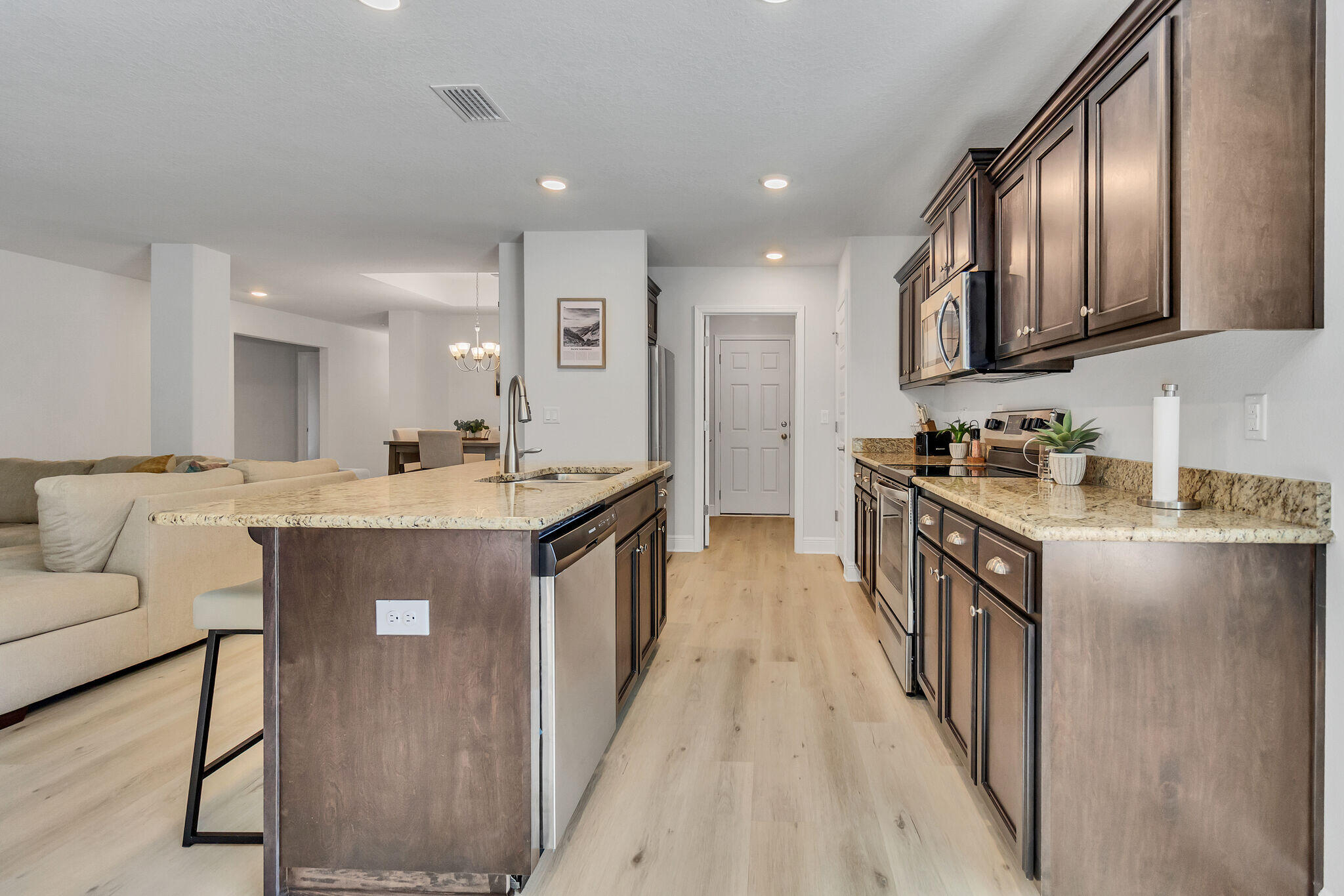 RIDGEWAY LANDING PHASE 1 - Residential Lease