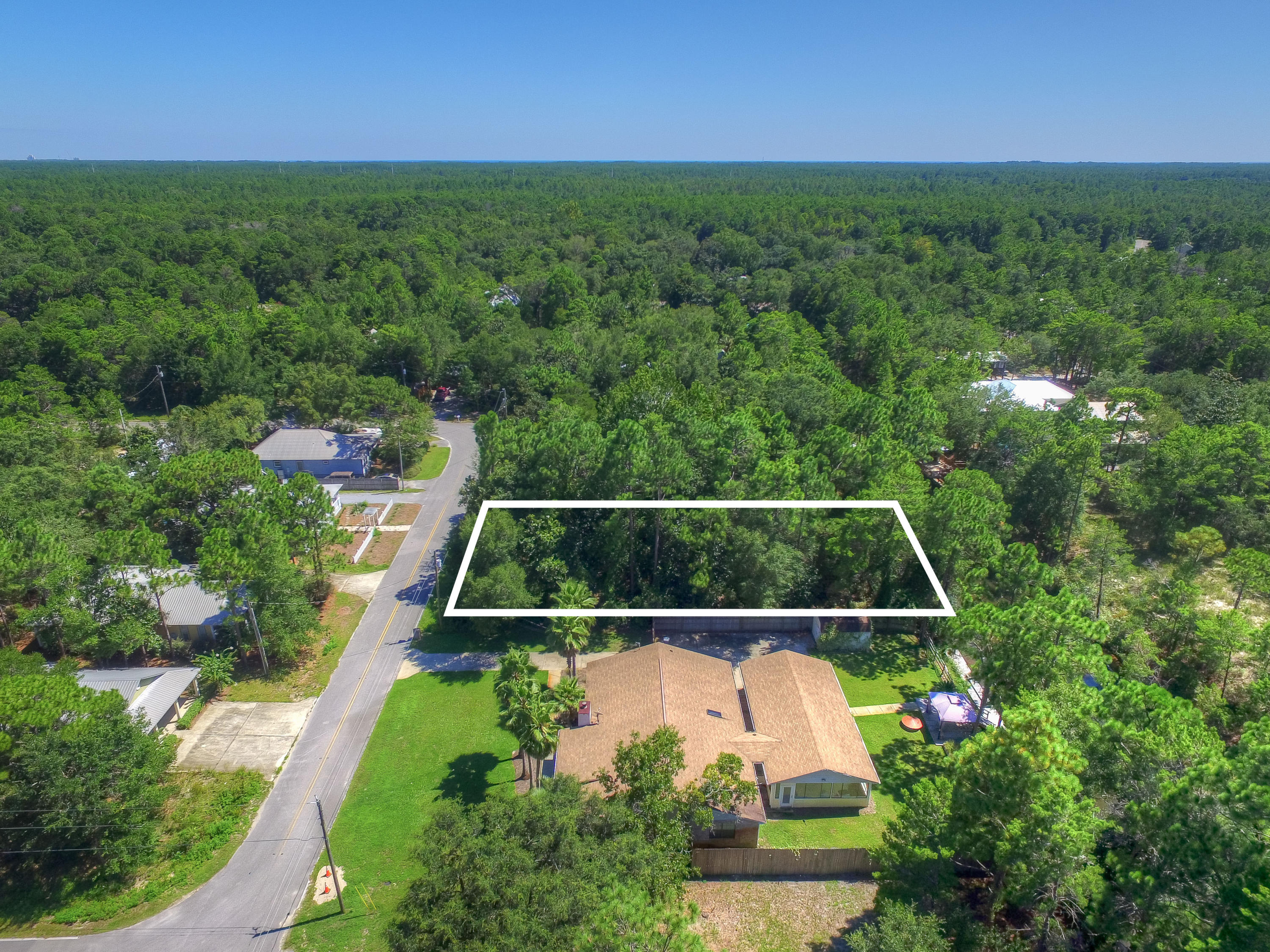 DAUGHETTES AMENDED - Land