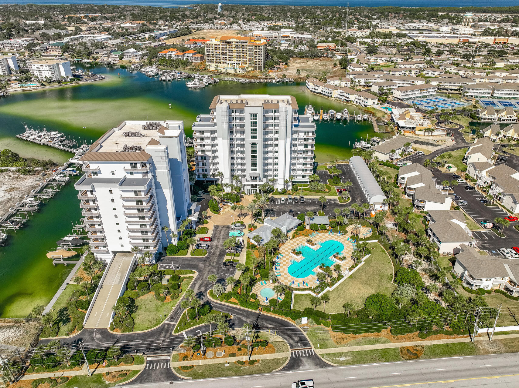 HARBOR LANDING - Residential