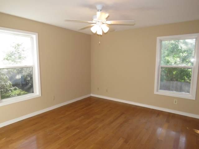 MONAHAN MANOR - Residential