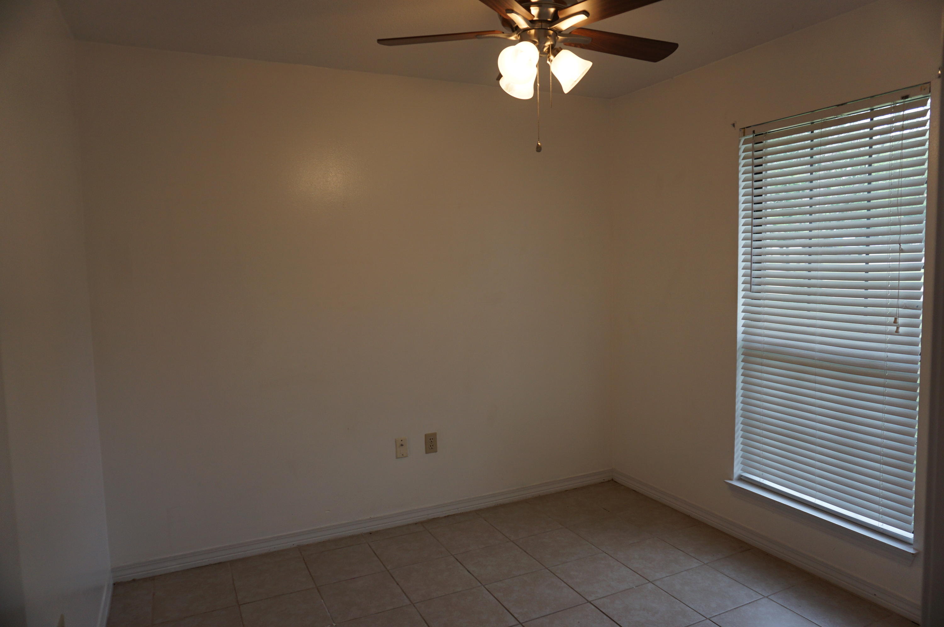 SHOAL TERRACE ESTATES - Residential Lease