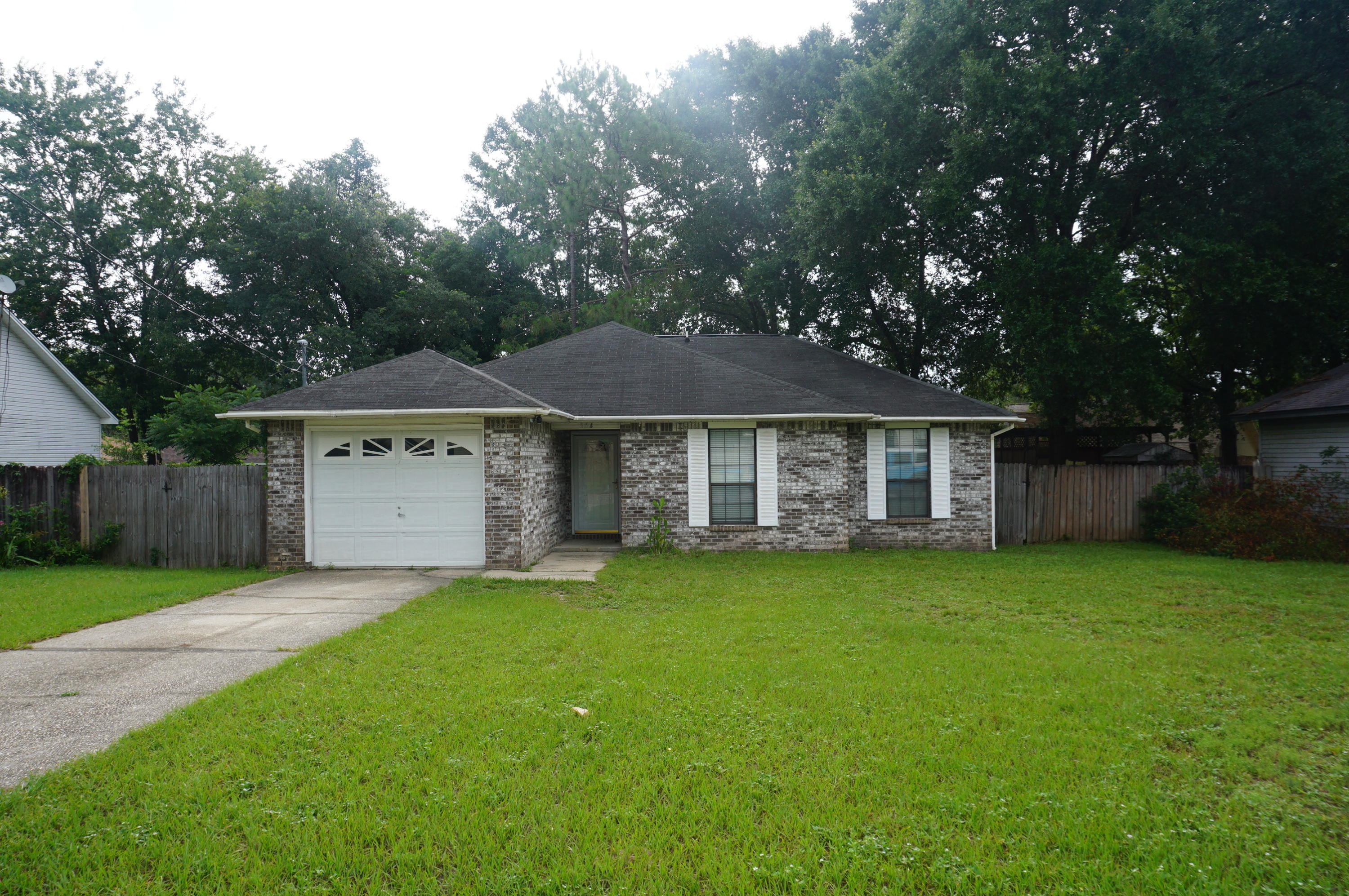 SHOAL TERRACE ESTATES - Residential Lease