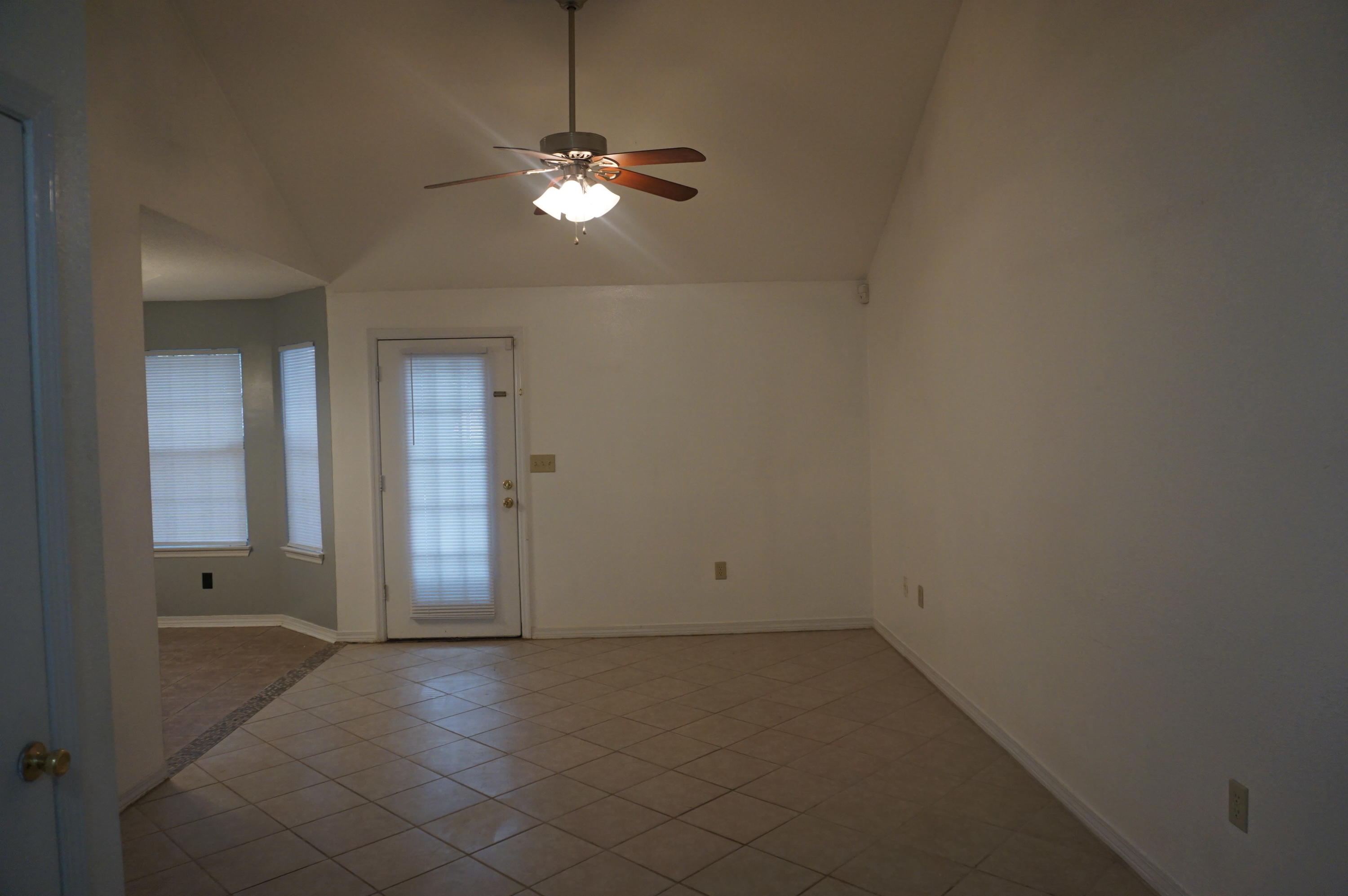 SHOAL TERRACE ESTATES - Residential Lease