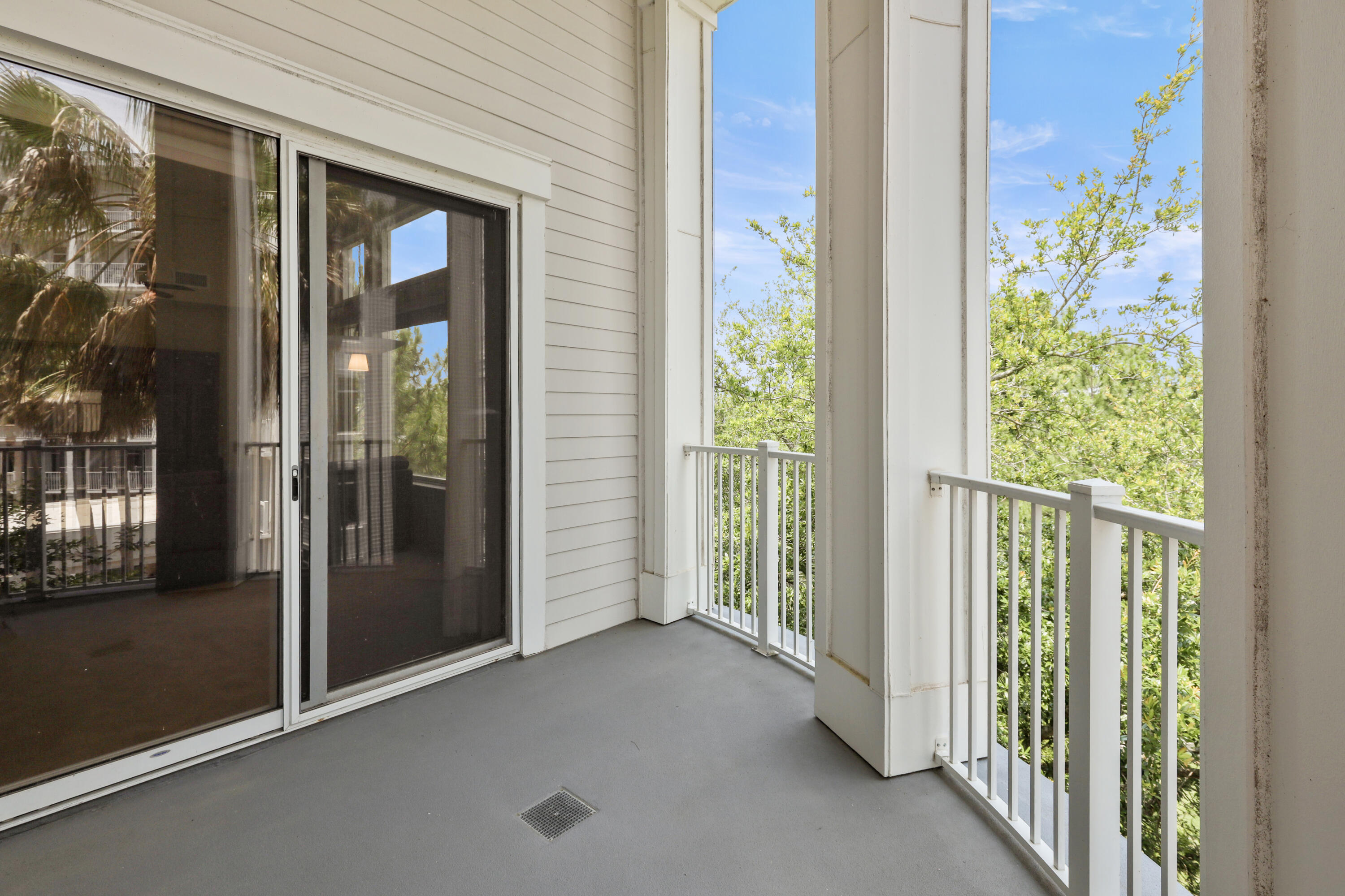 BAHIA CONDO - Residential