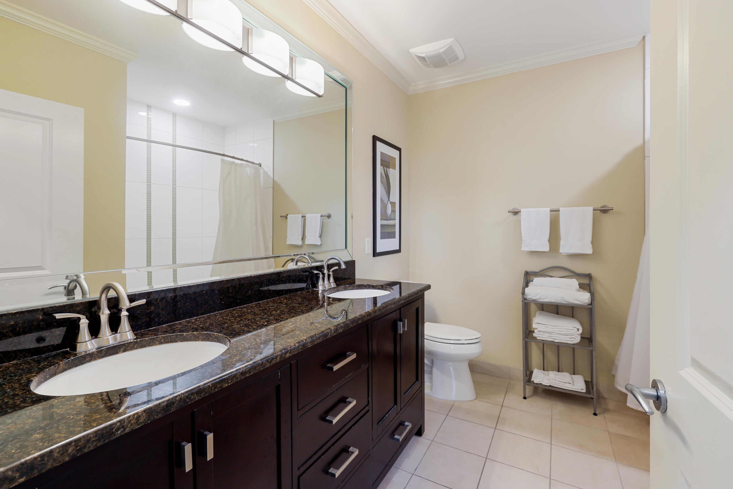 BAHIA CONDO - Residential