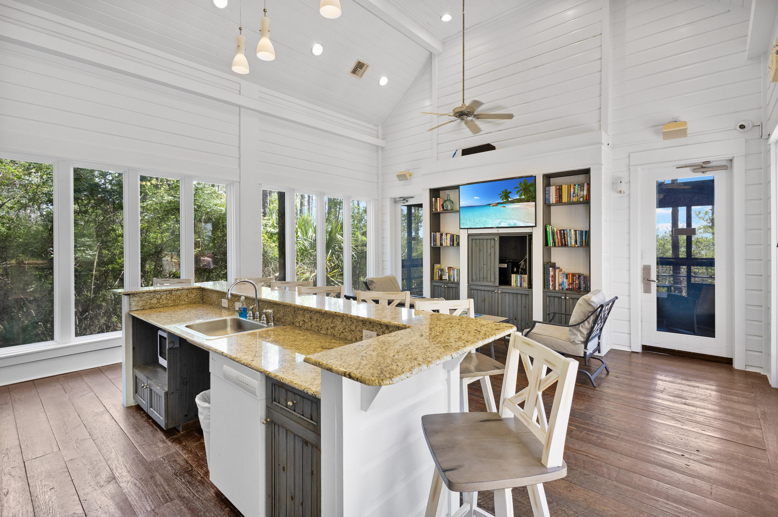 BAHIA CONDO - Residential