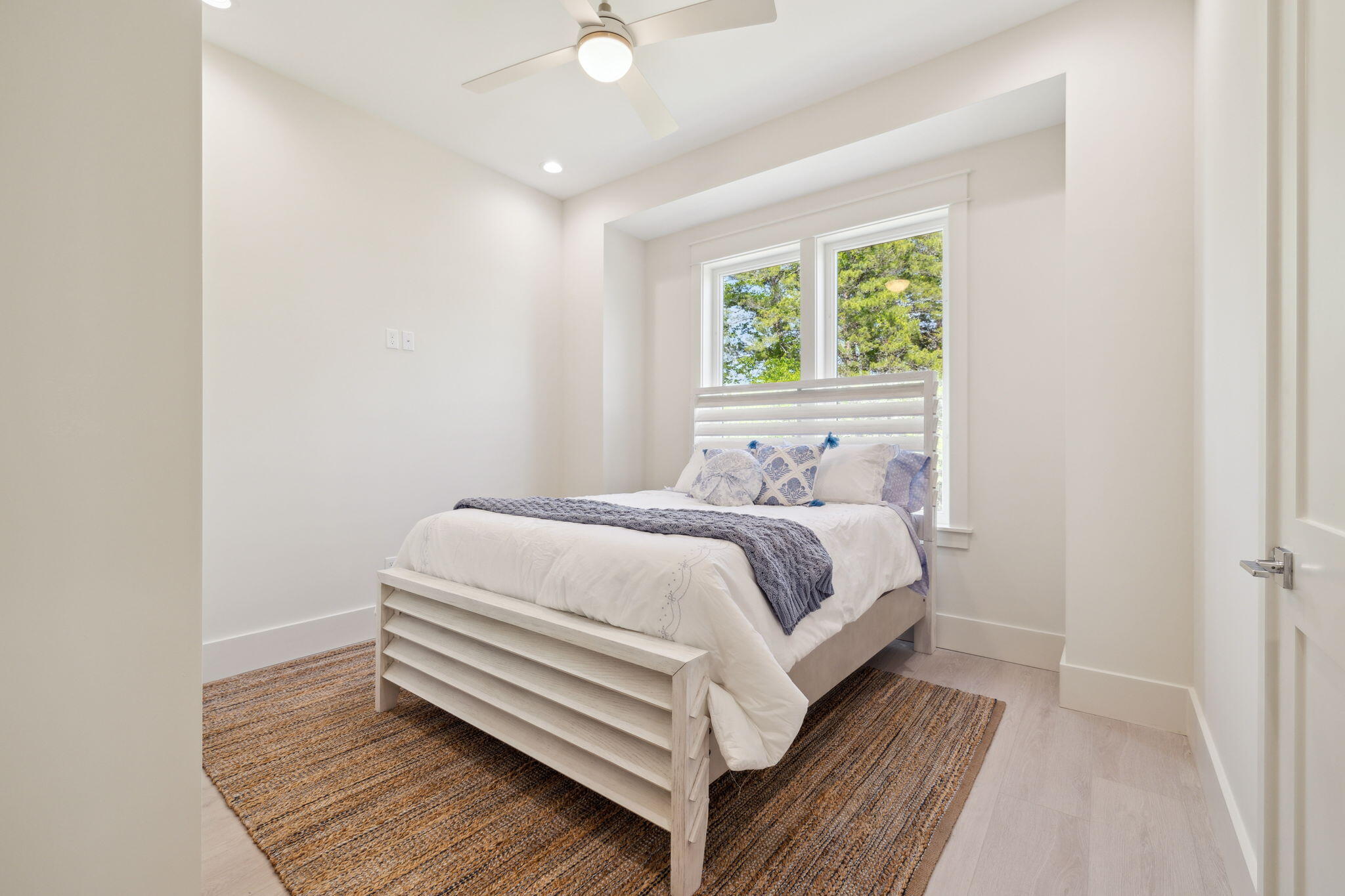 EASTERN LAKE S/D - Residential