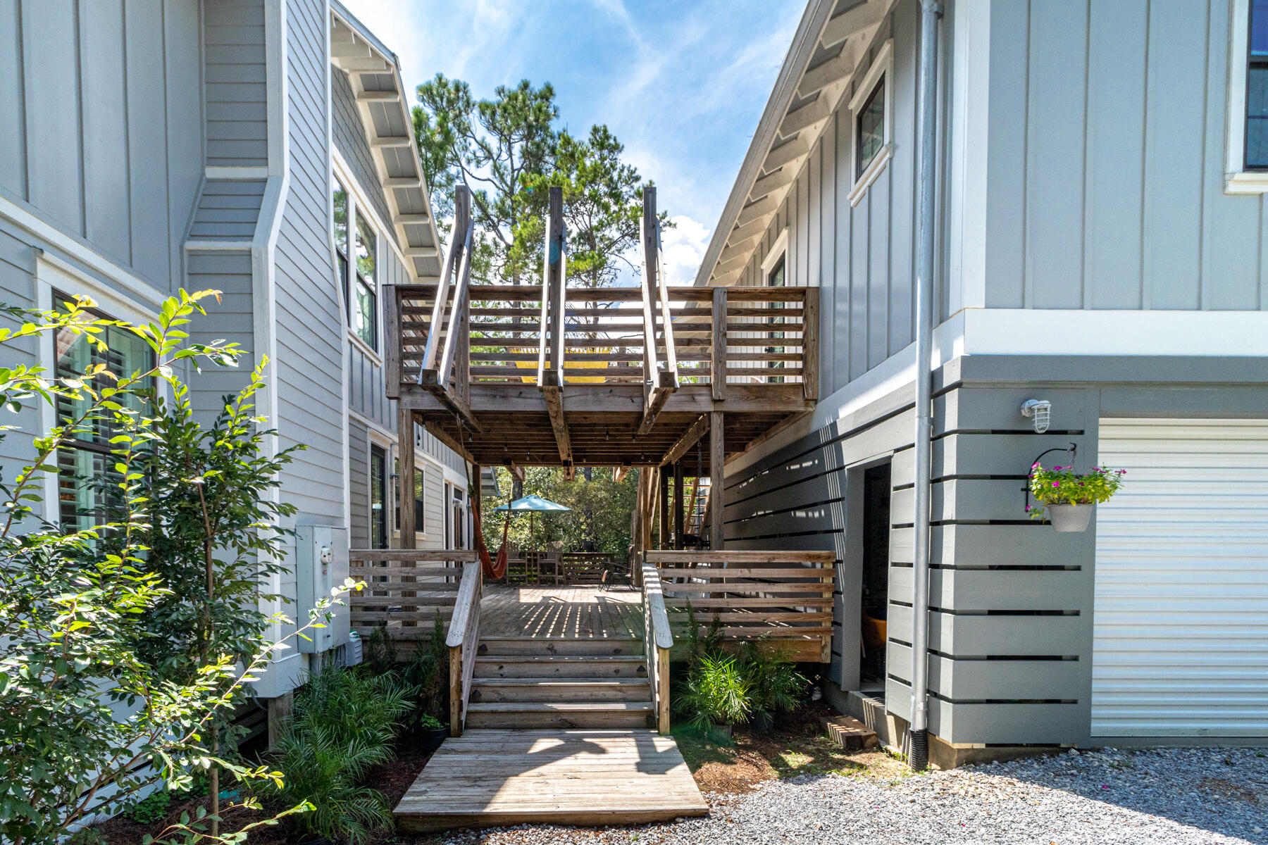 BAY MAGNOLIA - Residential