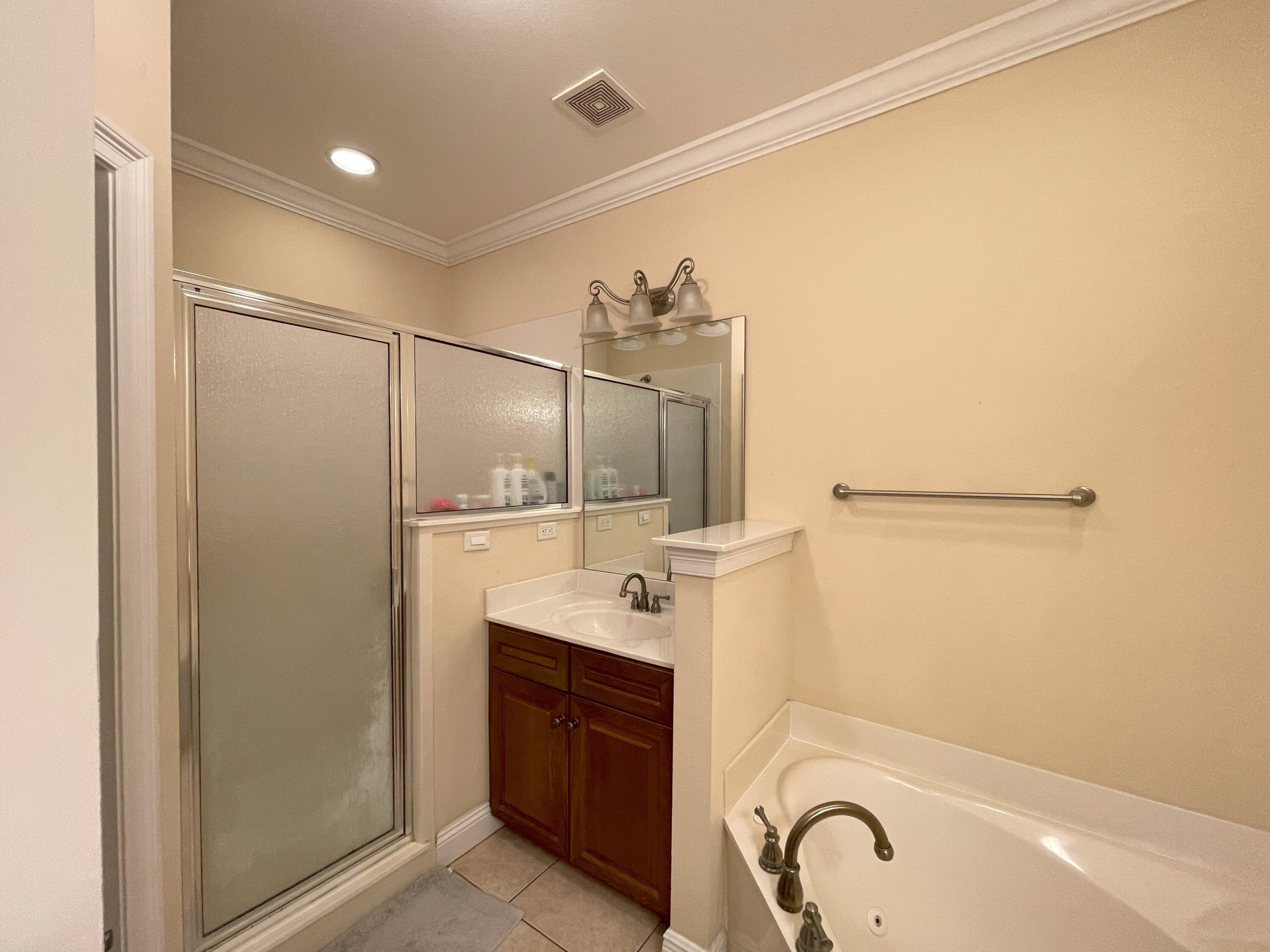 WALTON OAKS - Residential Lease