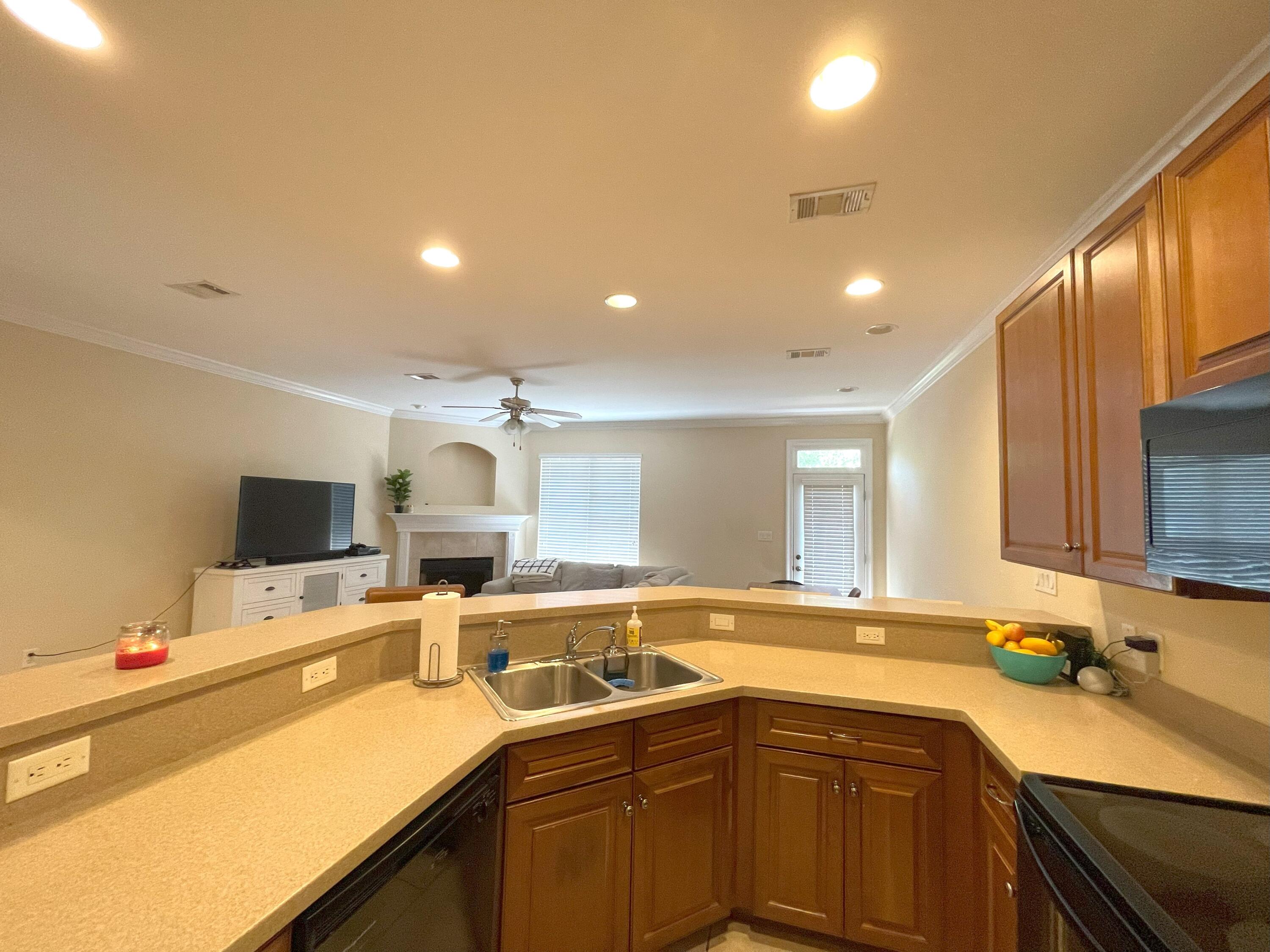 WALTON OAKS - Residential Lease