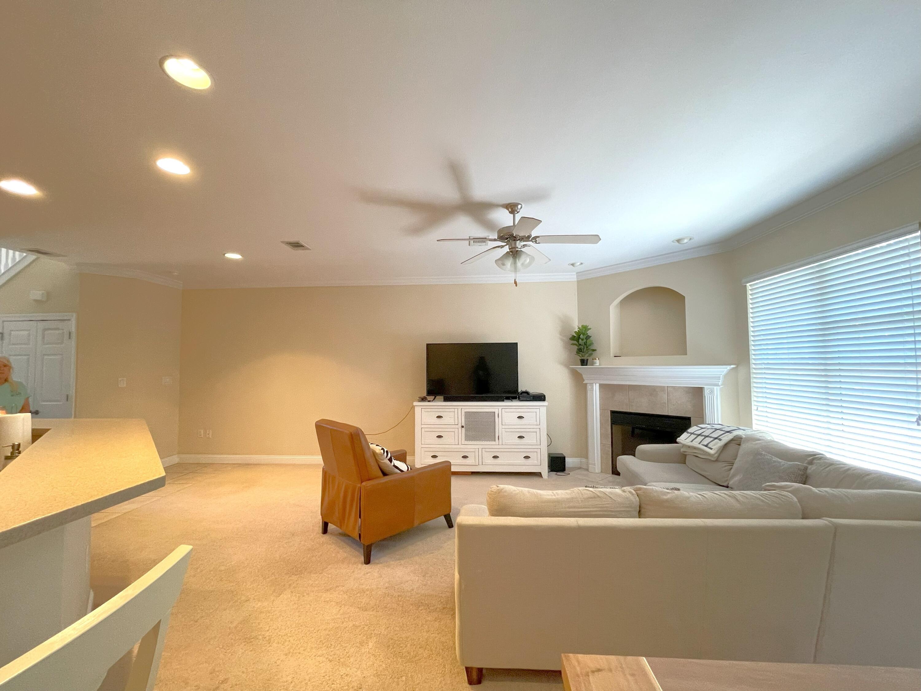 WALTON OAKS - Residential Lease