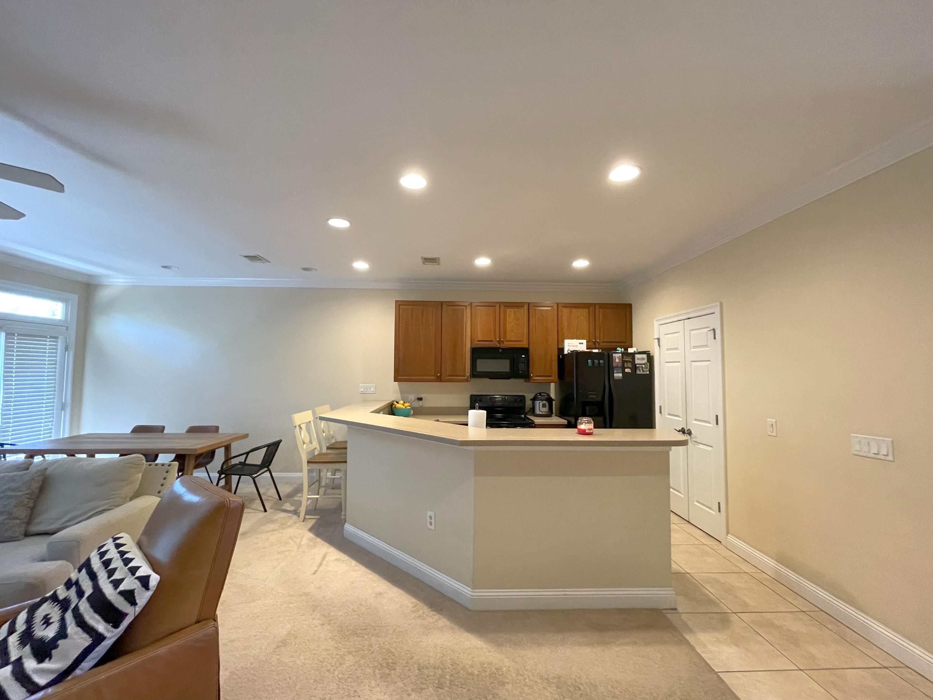 WALTON OAKS - Residential Lease