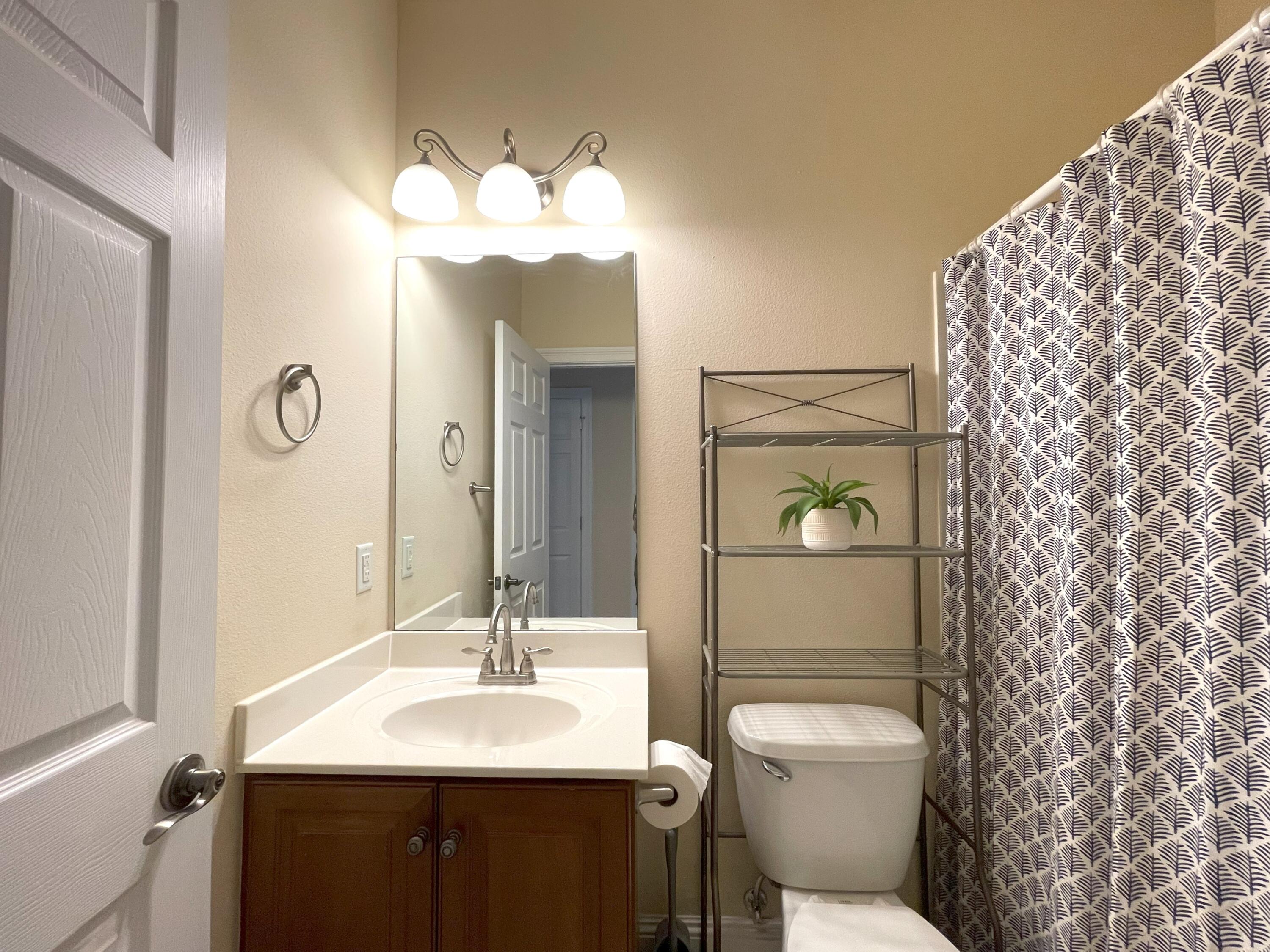 WALTON OAKS - Residential Lease