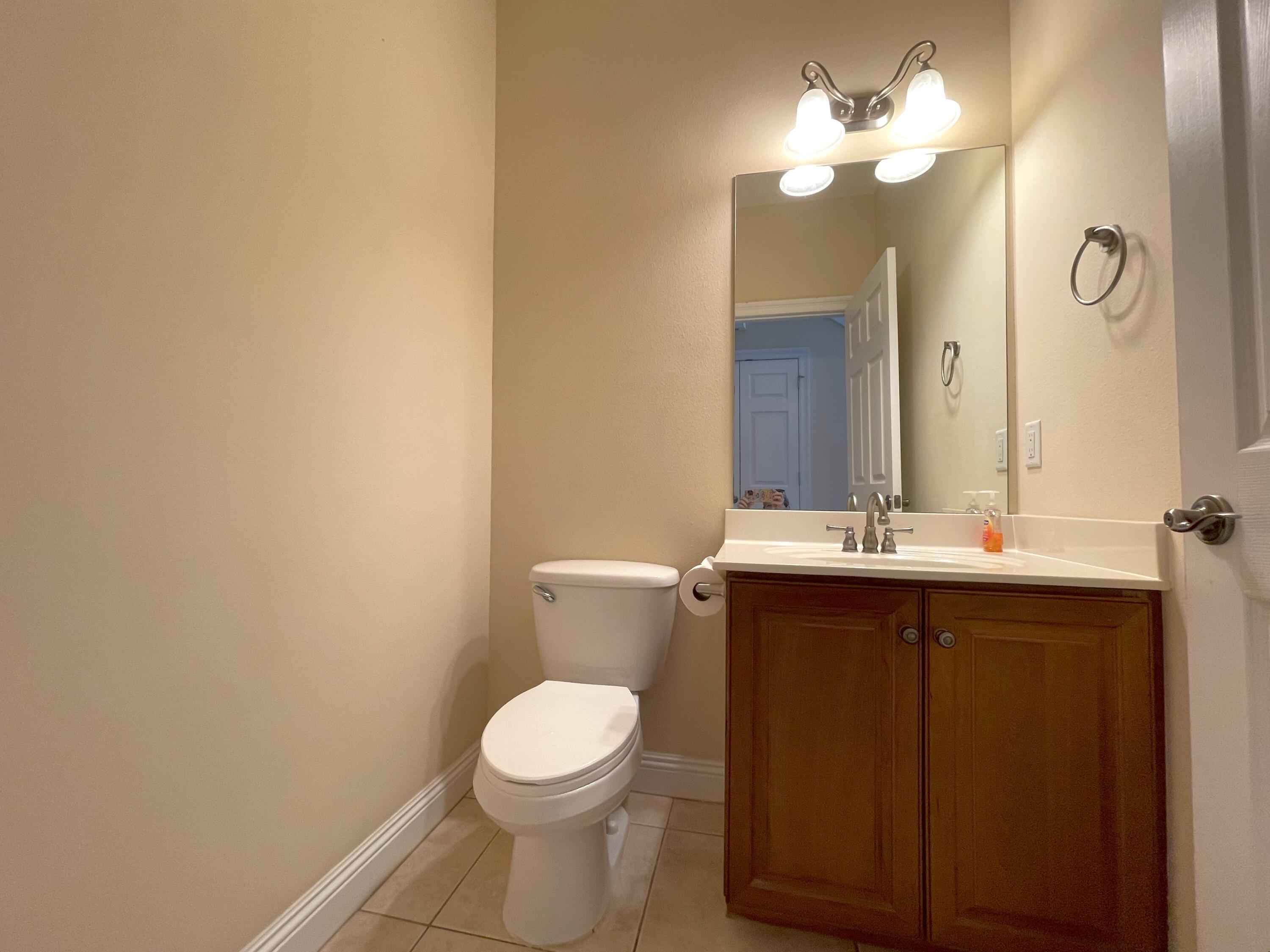 WALTON OAKS - Residential Lease