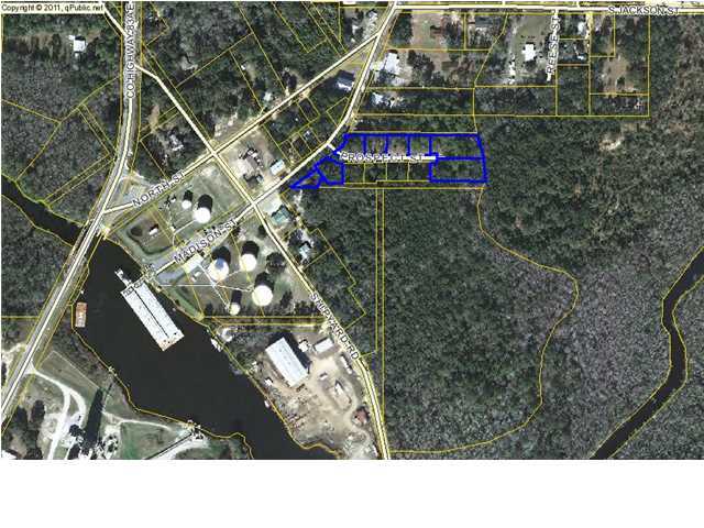 REO-Nearly whole, complete subdivision available! In the heart of downtown Freeport, one block from public boat landing! No waiting. Subdivision is COMPLETE. Sidewalks, private cul-de-sac street, oak trees. Spec house Financing, lot financing, and construction financing available! Broker is an employee of seller