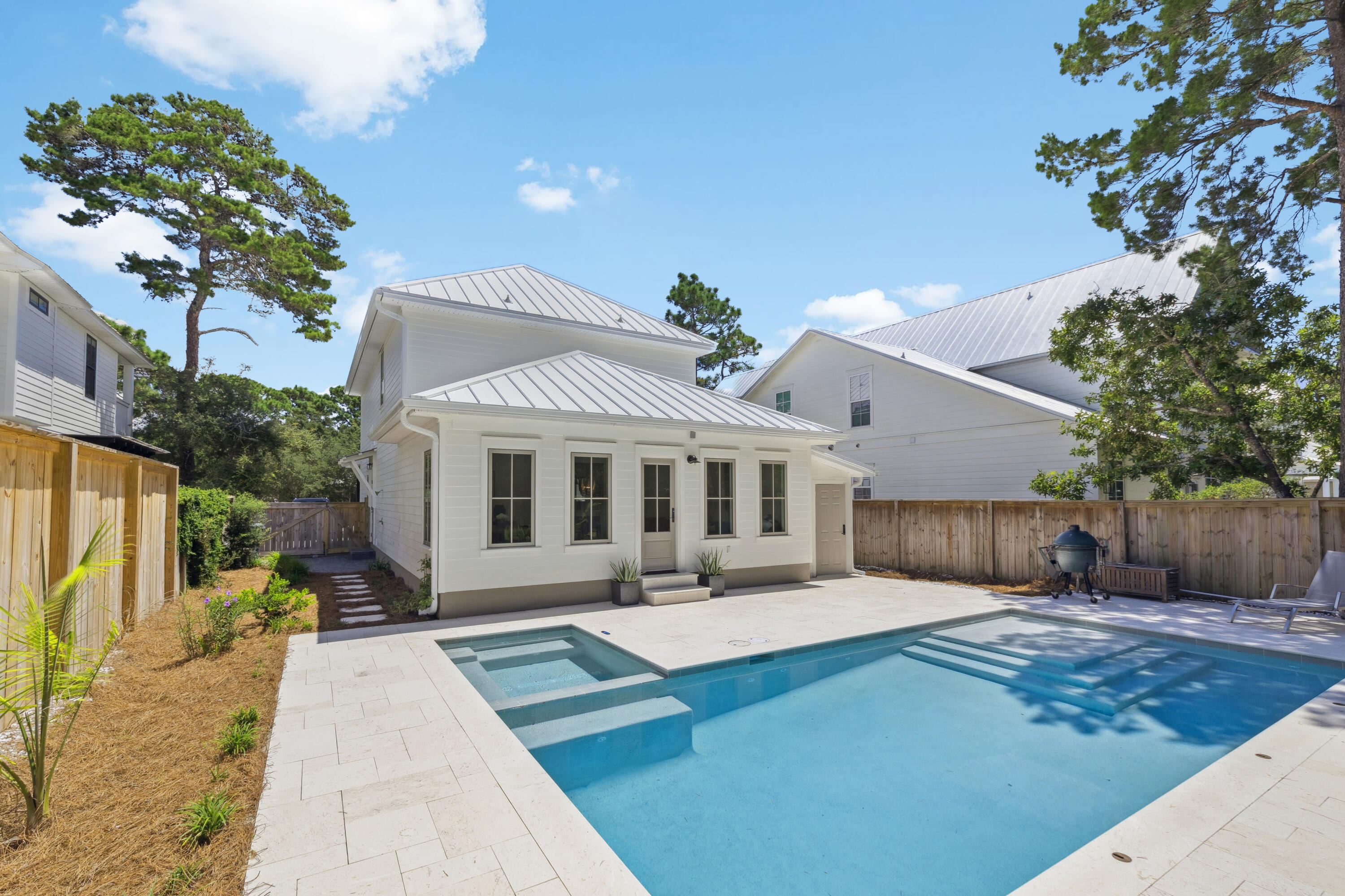 WHITES GULFVIEW ESTATES 2ND ADDN - Residential