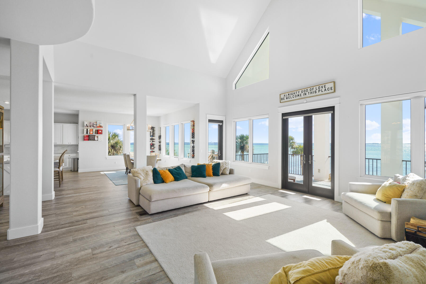 BLACK POINTE - Residential