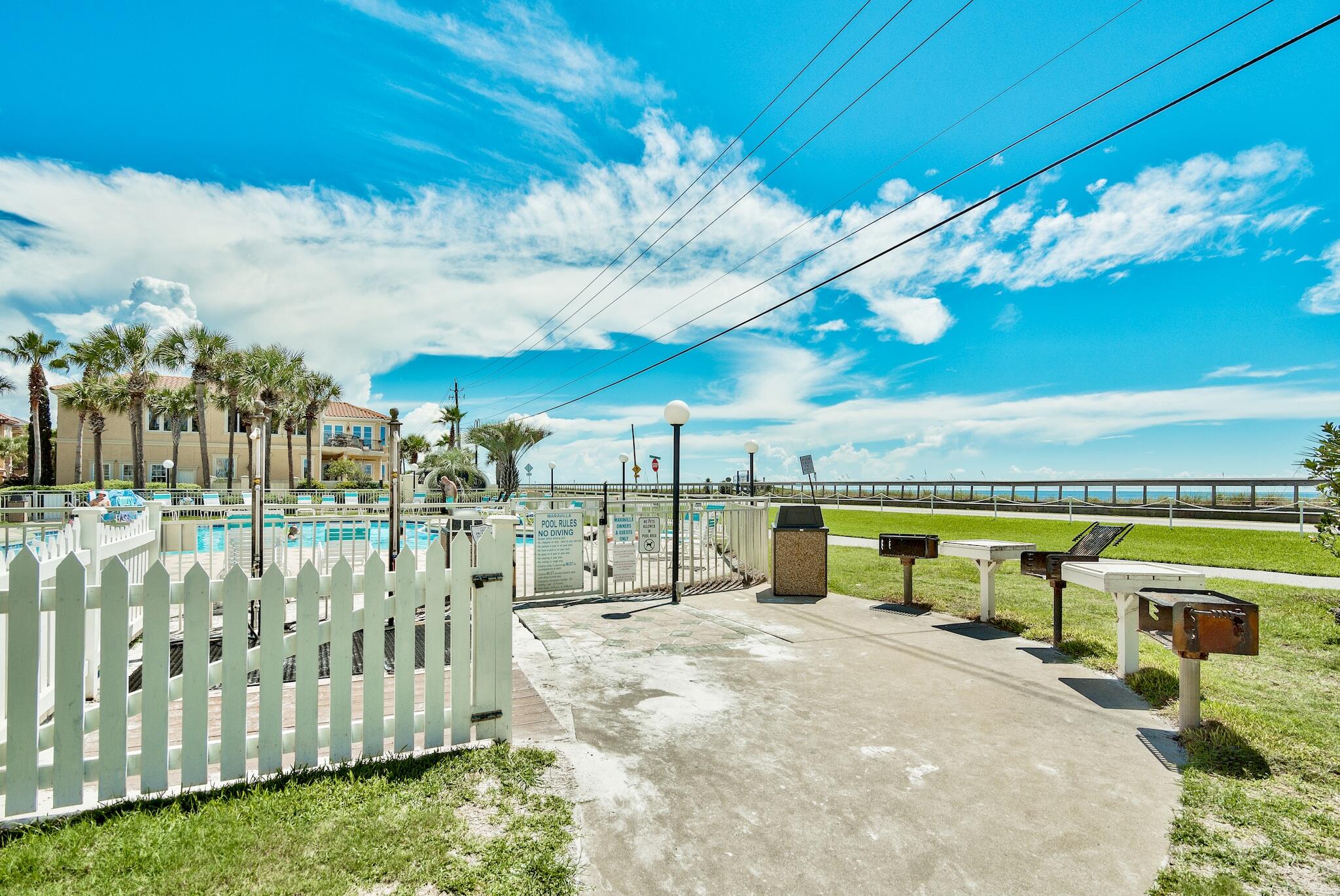 MARAVILLA CONDO 3 - Residential