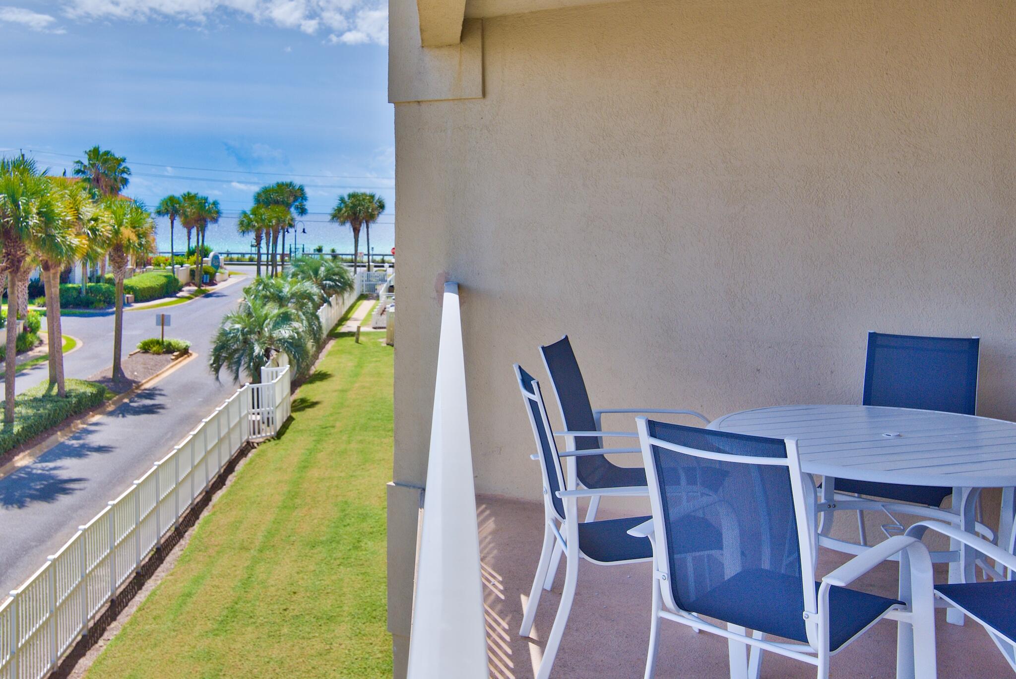 MARAVILLA CONDO 3 - Residential