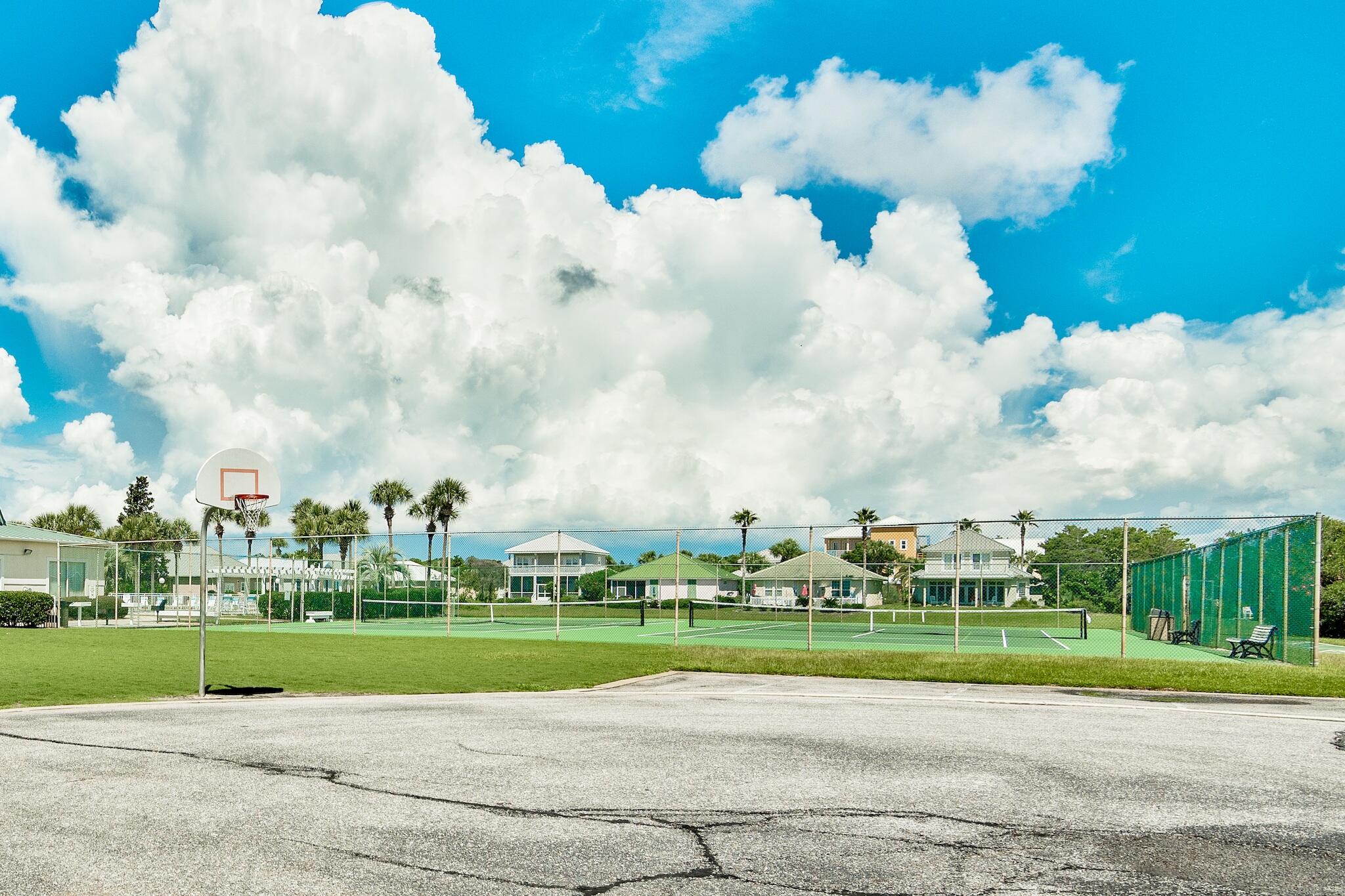 MARAVILLA CONDO 3 - Residential