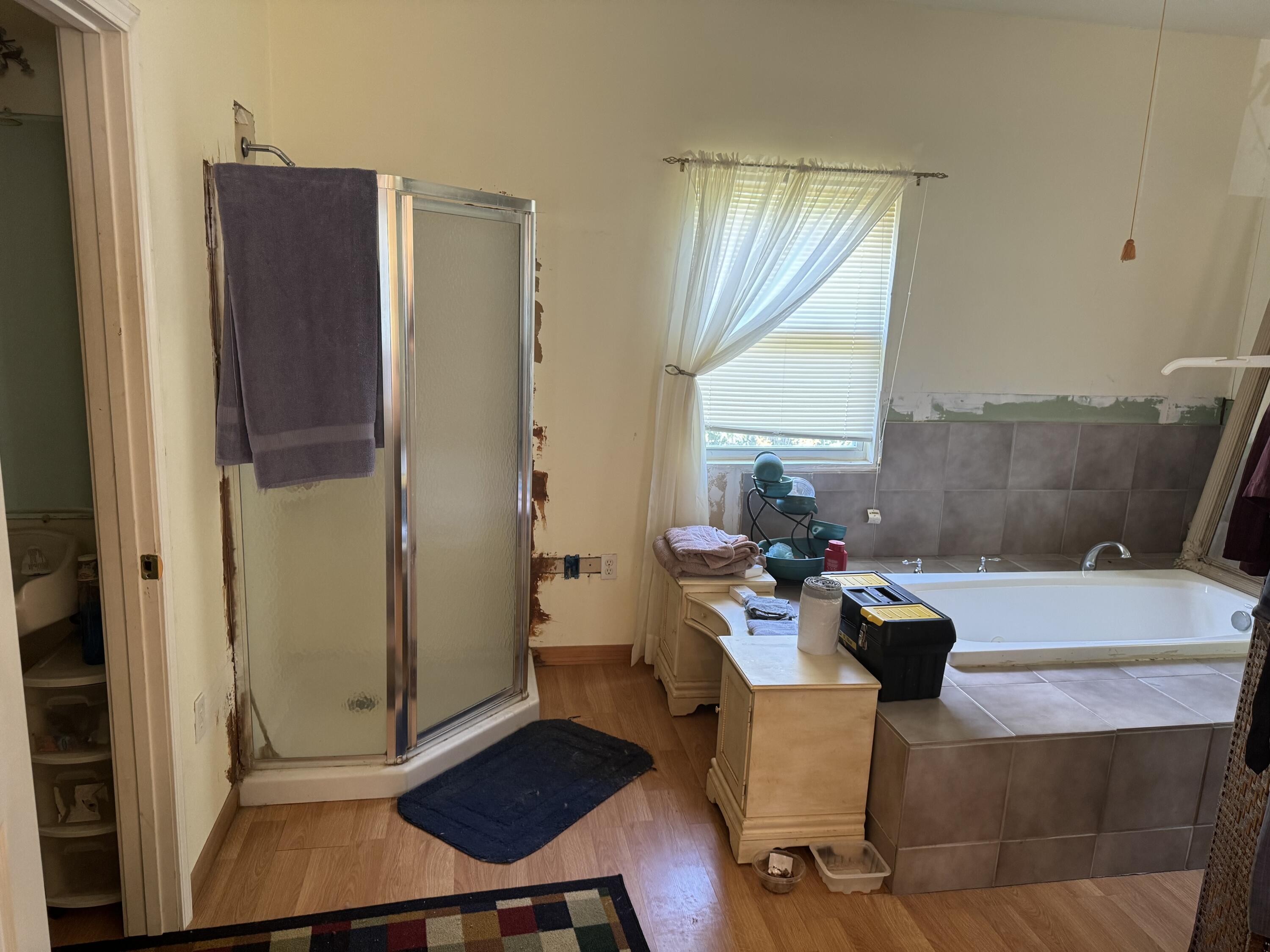 BAY GROVE - Residential