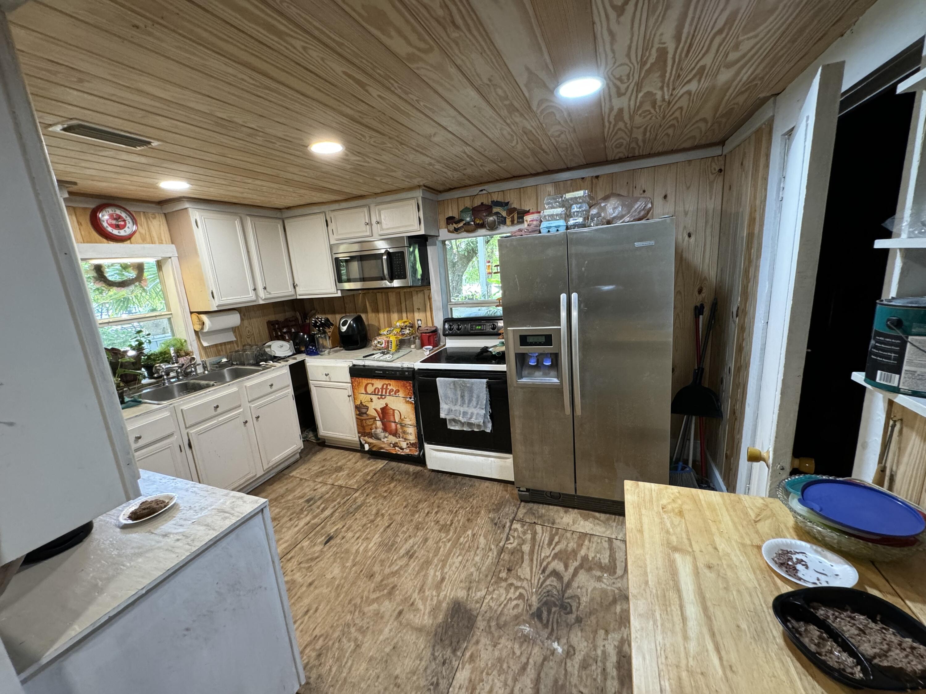 BAY GROVE - Residential