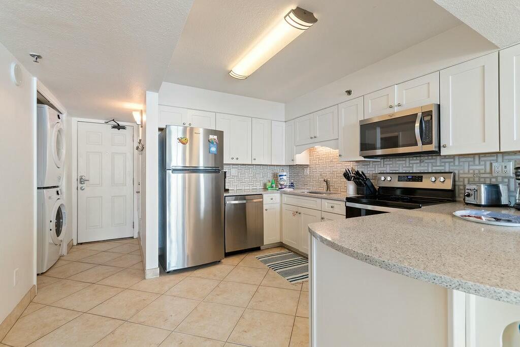 BEACHCREST CONDO - Residential Lease