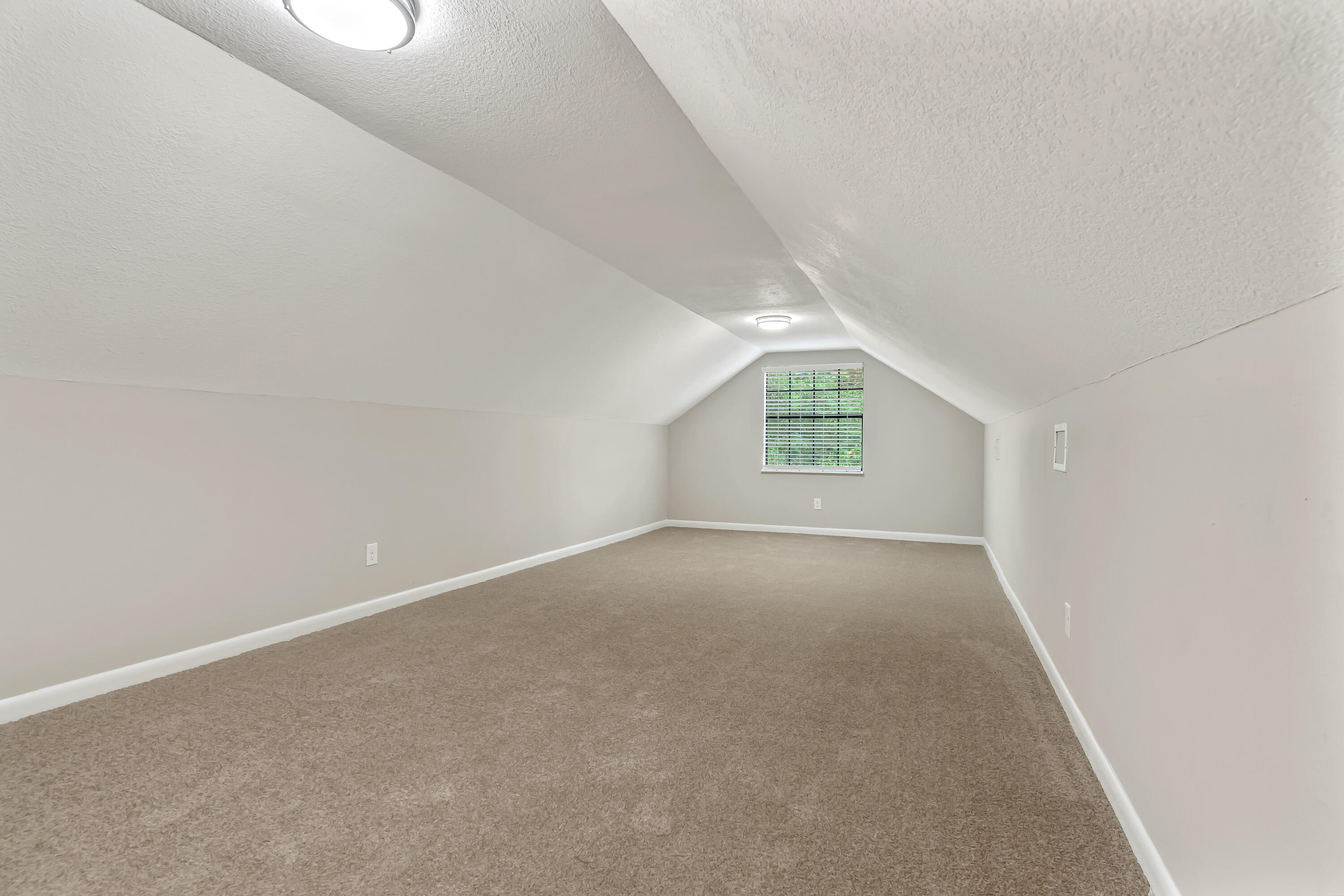 TANGLEWOOD S/D 1ST ADDN - Residential