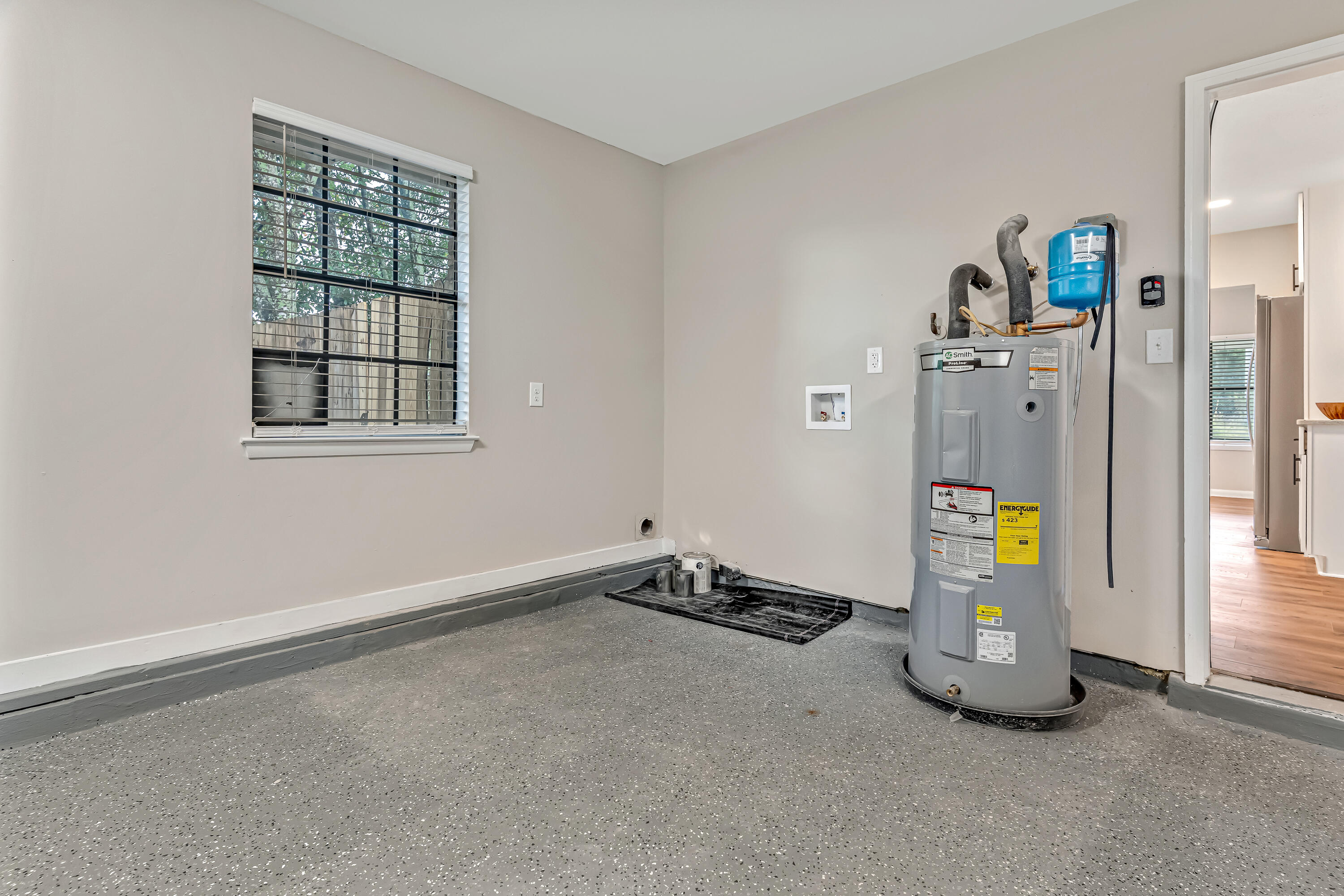 TANGLEWOOD S/D 1ST ADDN - Residential