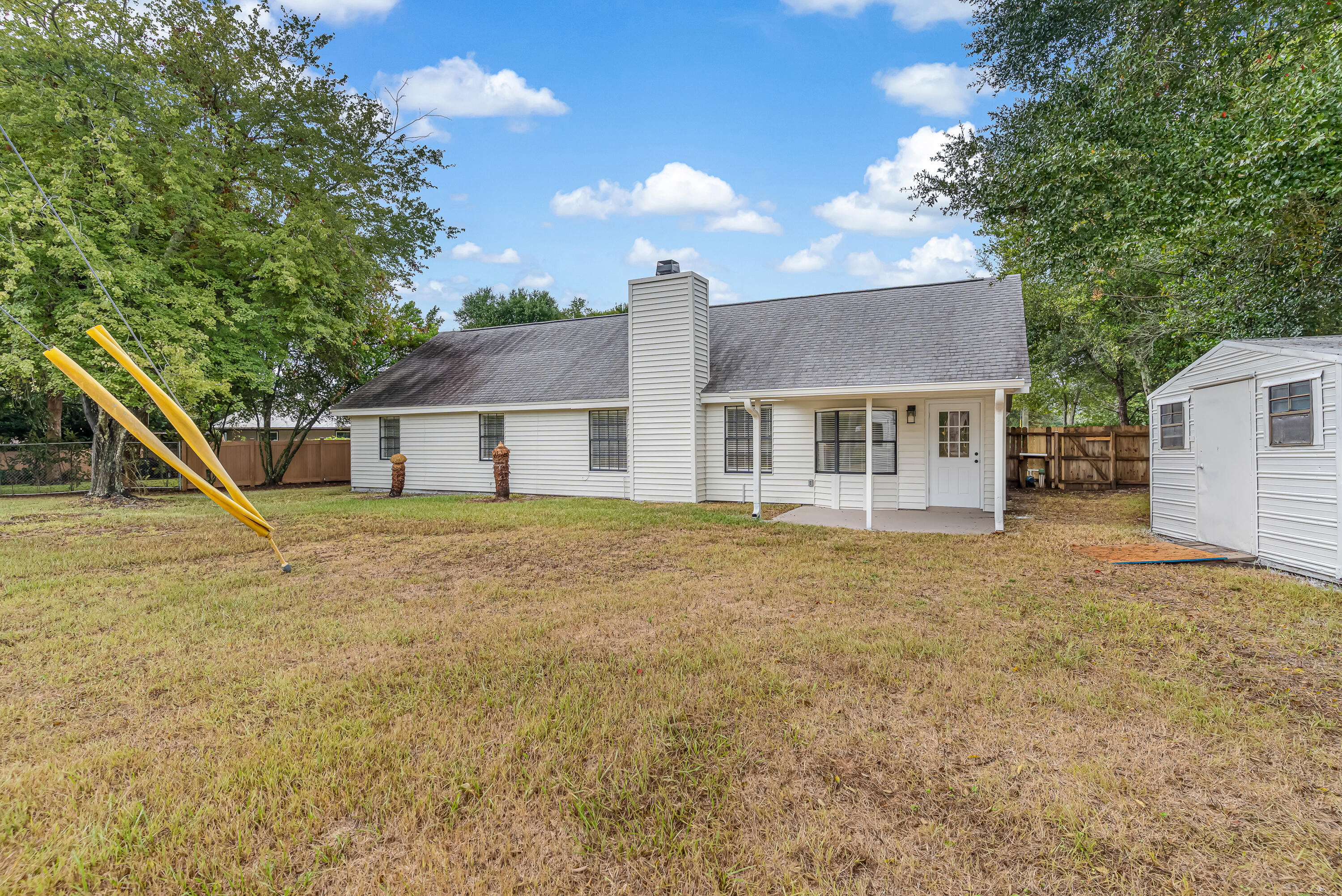 TANGLEWOOD S/D 1ST ADDN - Residential