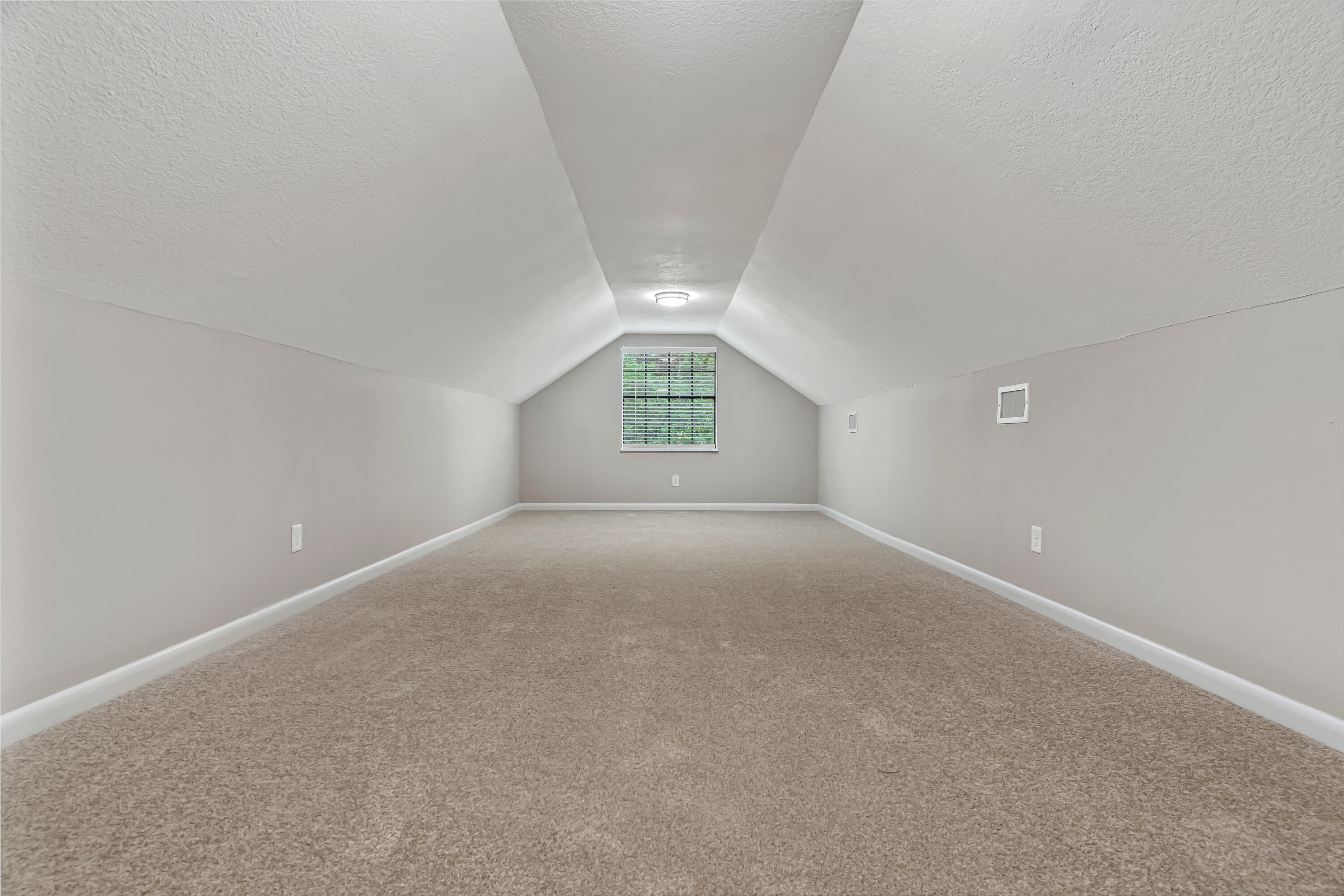 TANGLEWOOD S/D 1ST ADDN - Residential