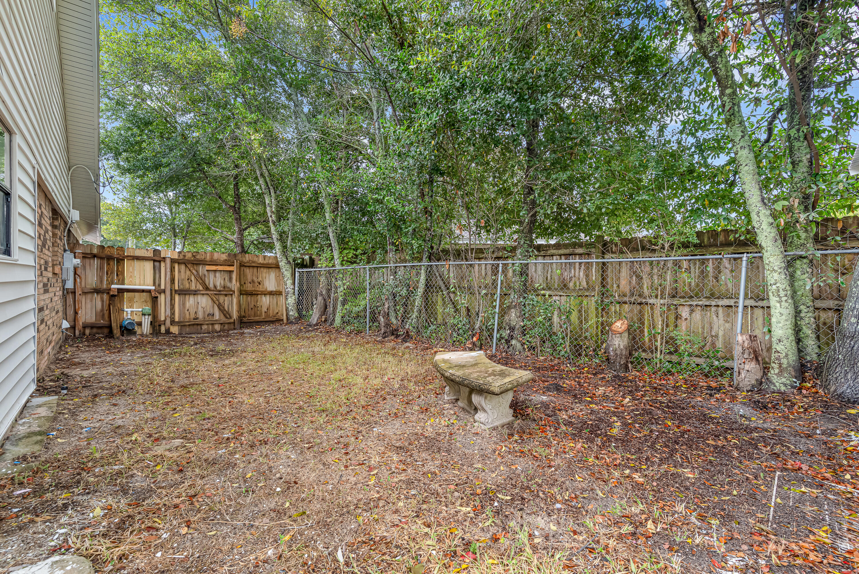 TANGLEWOOD S/D 1ST ADDN - Residential
