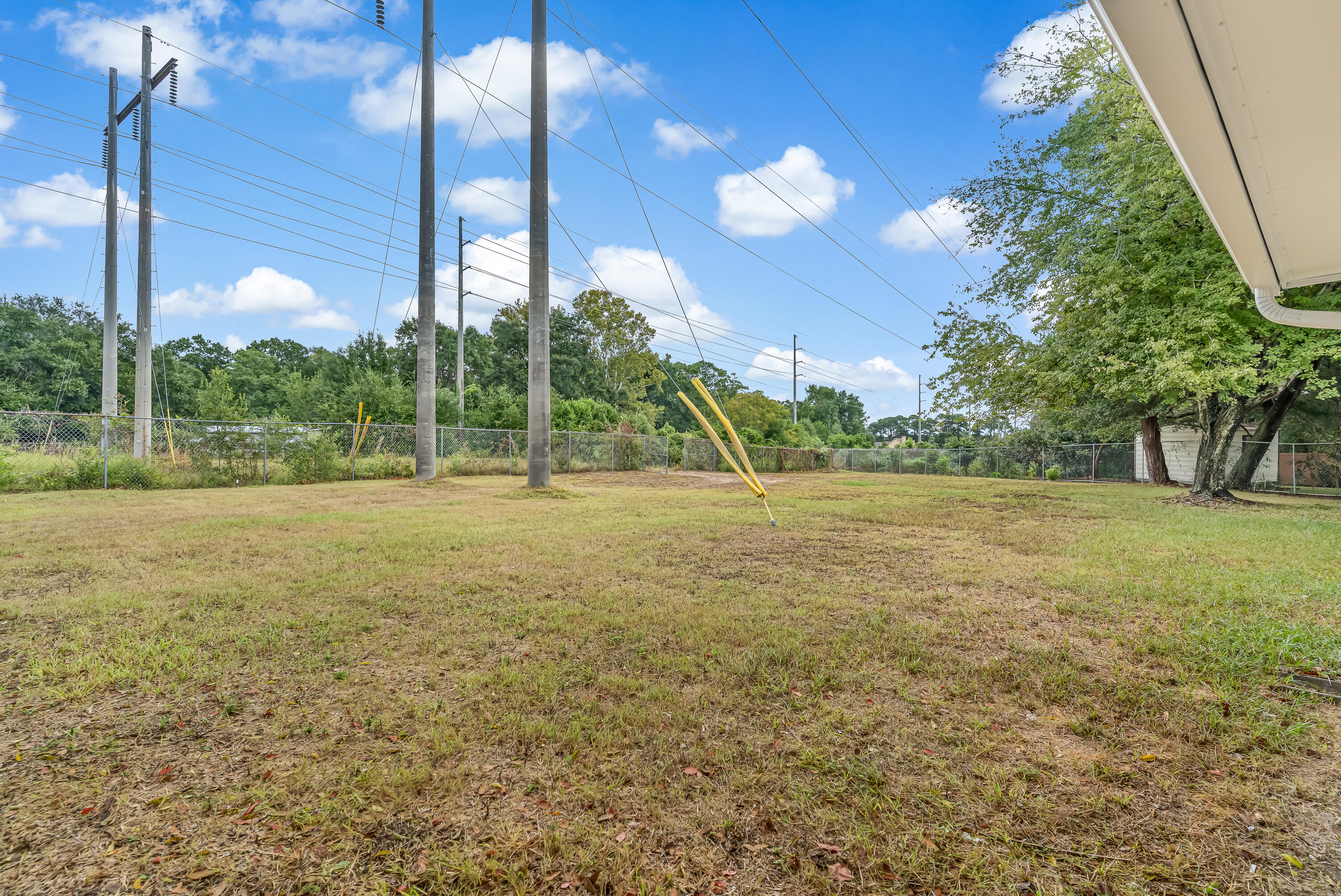 TANGLEWOOD S/D 1ST ADDN - Residential