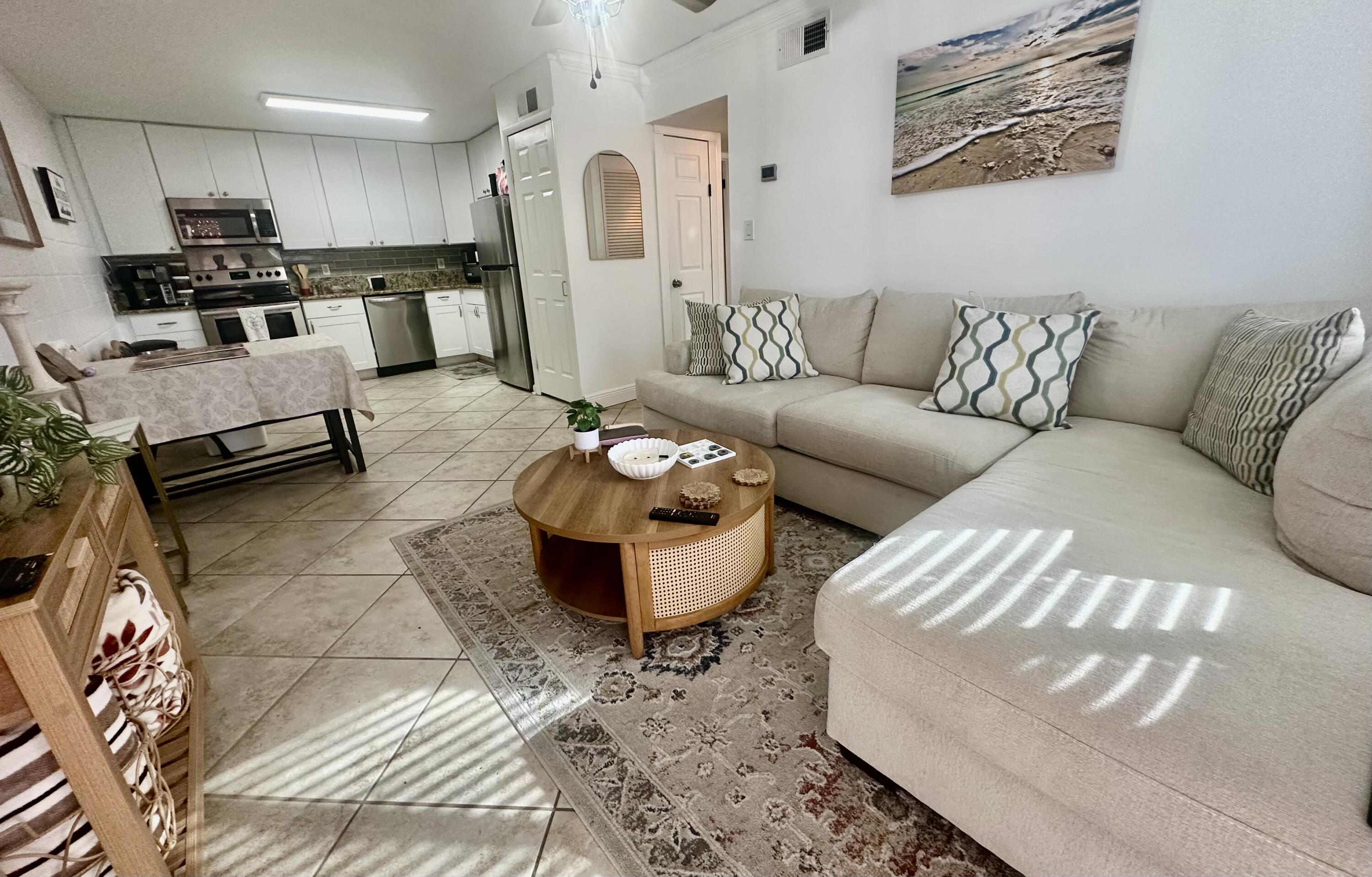 BREAKERS WEST - Residential