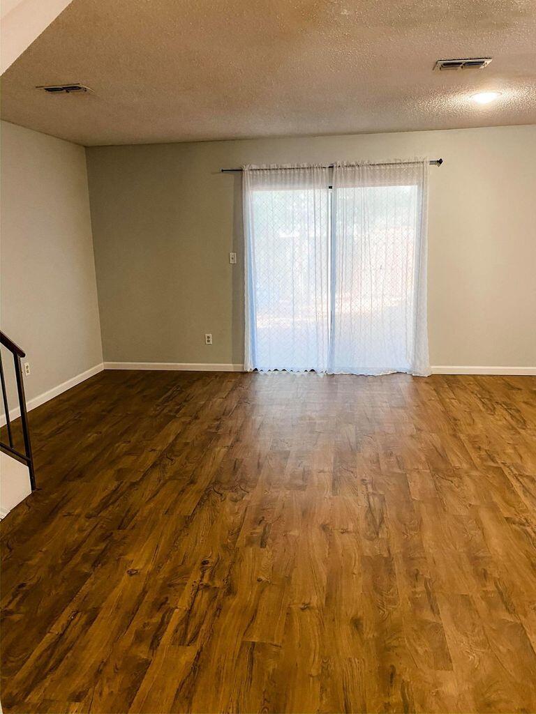 NEW WALTON VILLAGE - Residential Lease