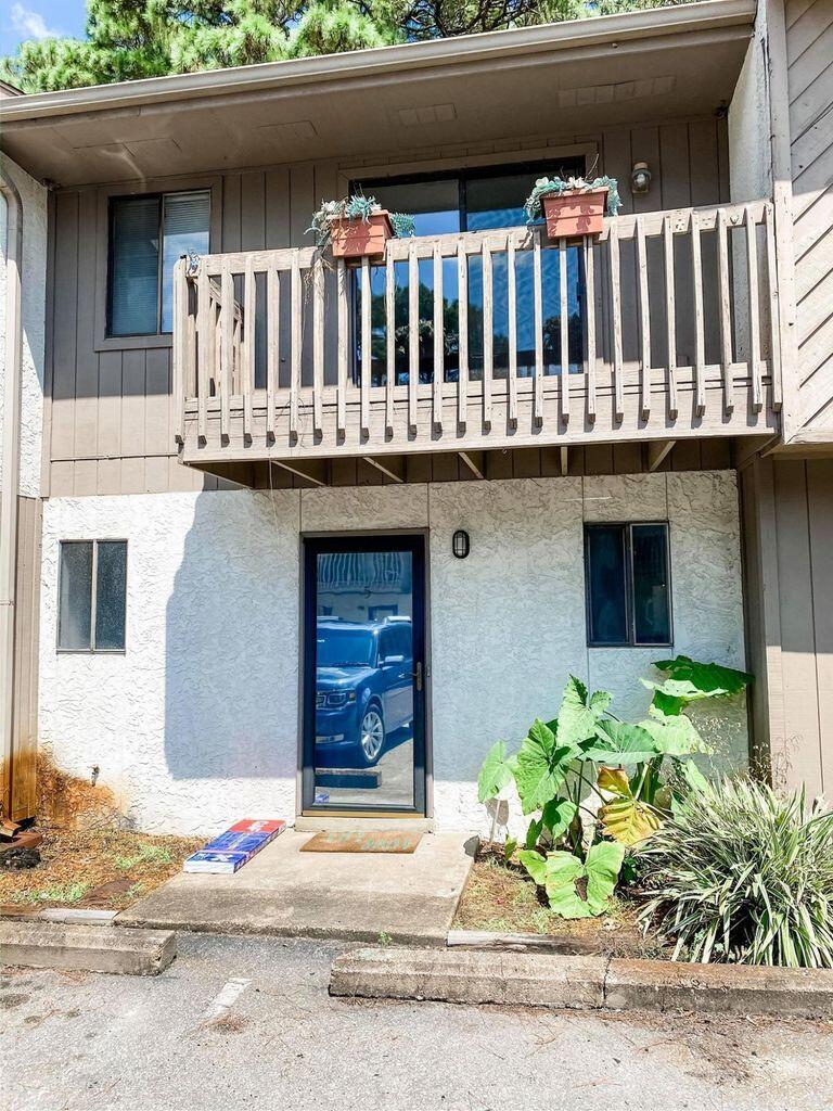 NEW WALTON VILLAGE - Residential Lease