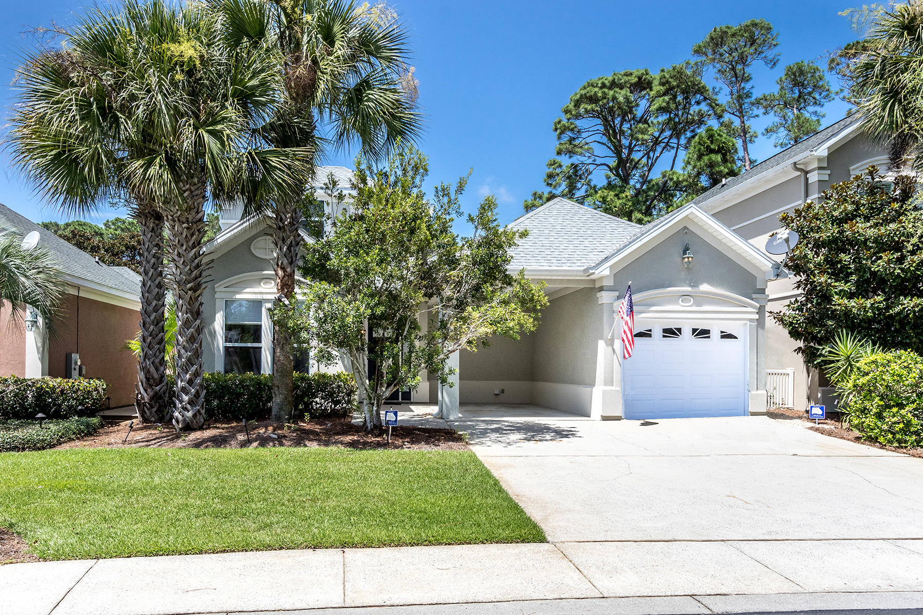 FAIRWAY VILLAS - Residential