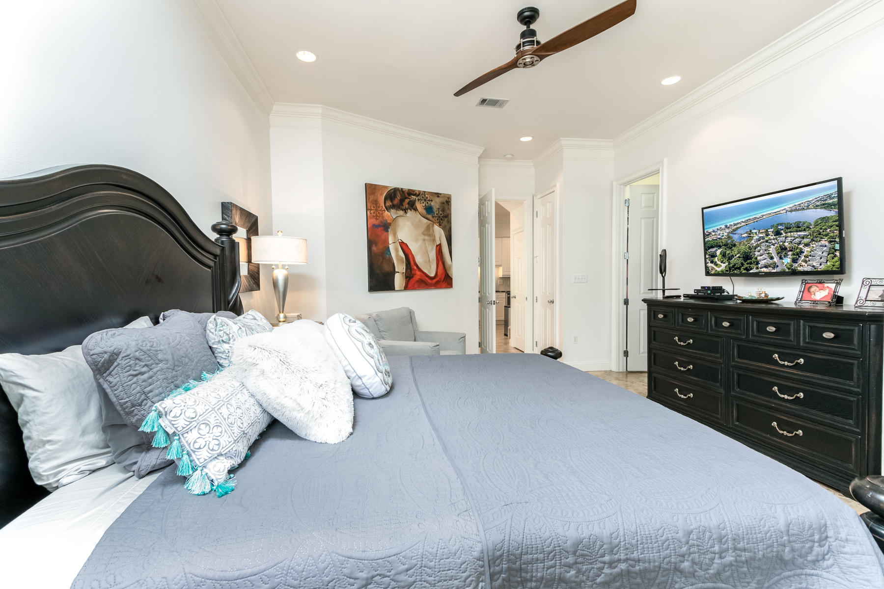 FAIRWAY VILLAS - Residential