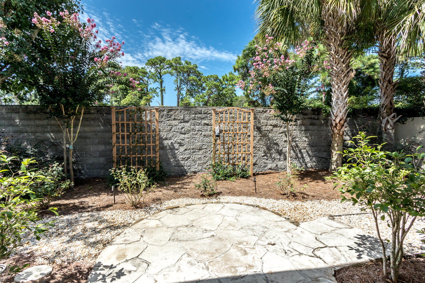 FAIRWAY VILLAS - Residential