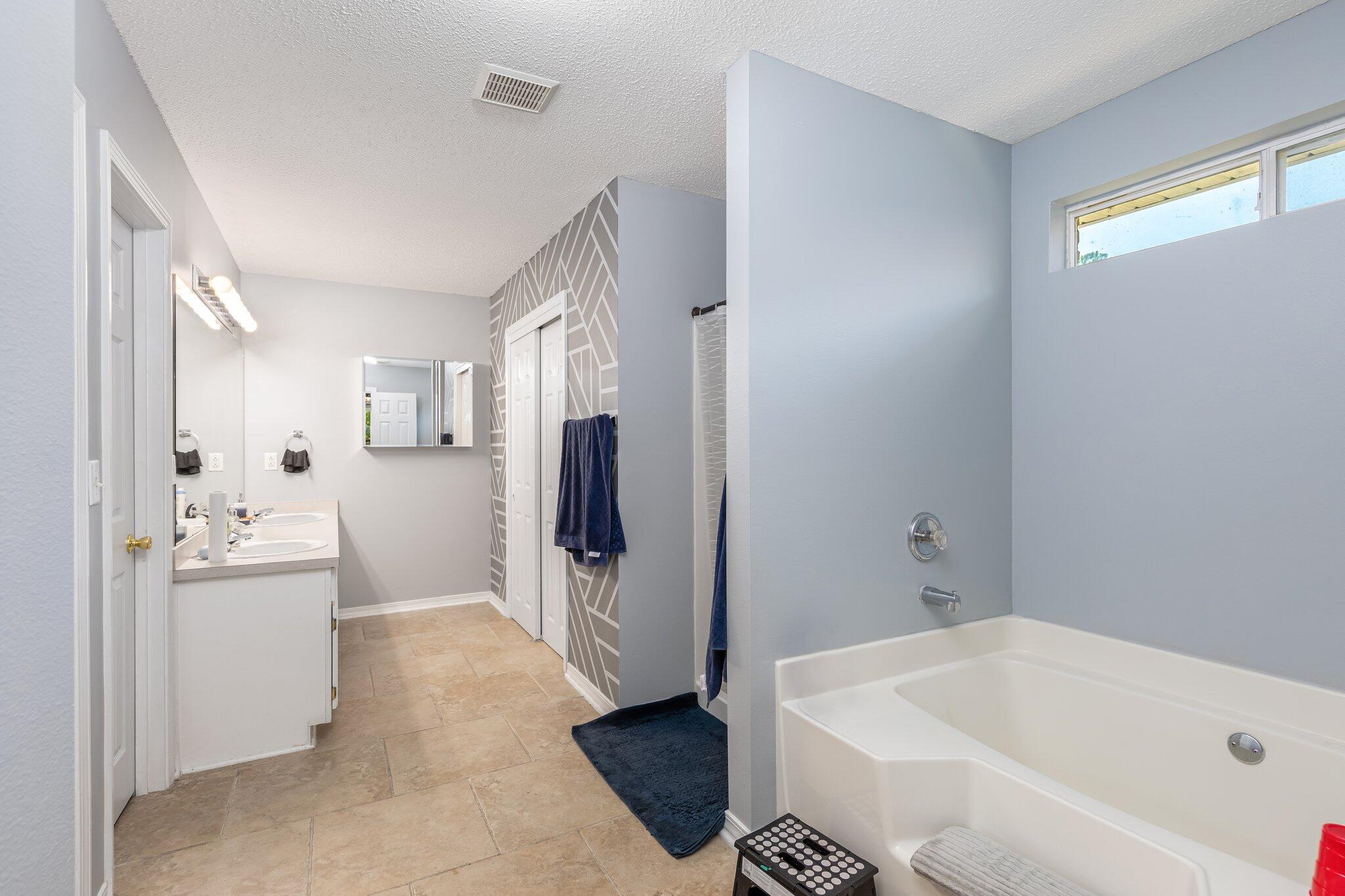 CORONADO VILLAGE PH IV LOT 29 - Residential